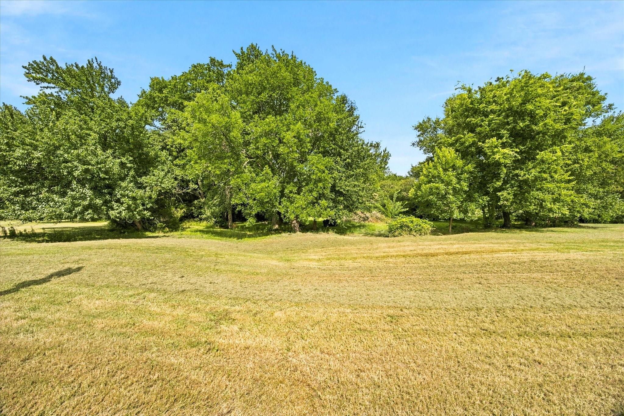 main property photo 30