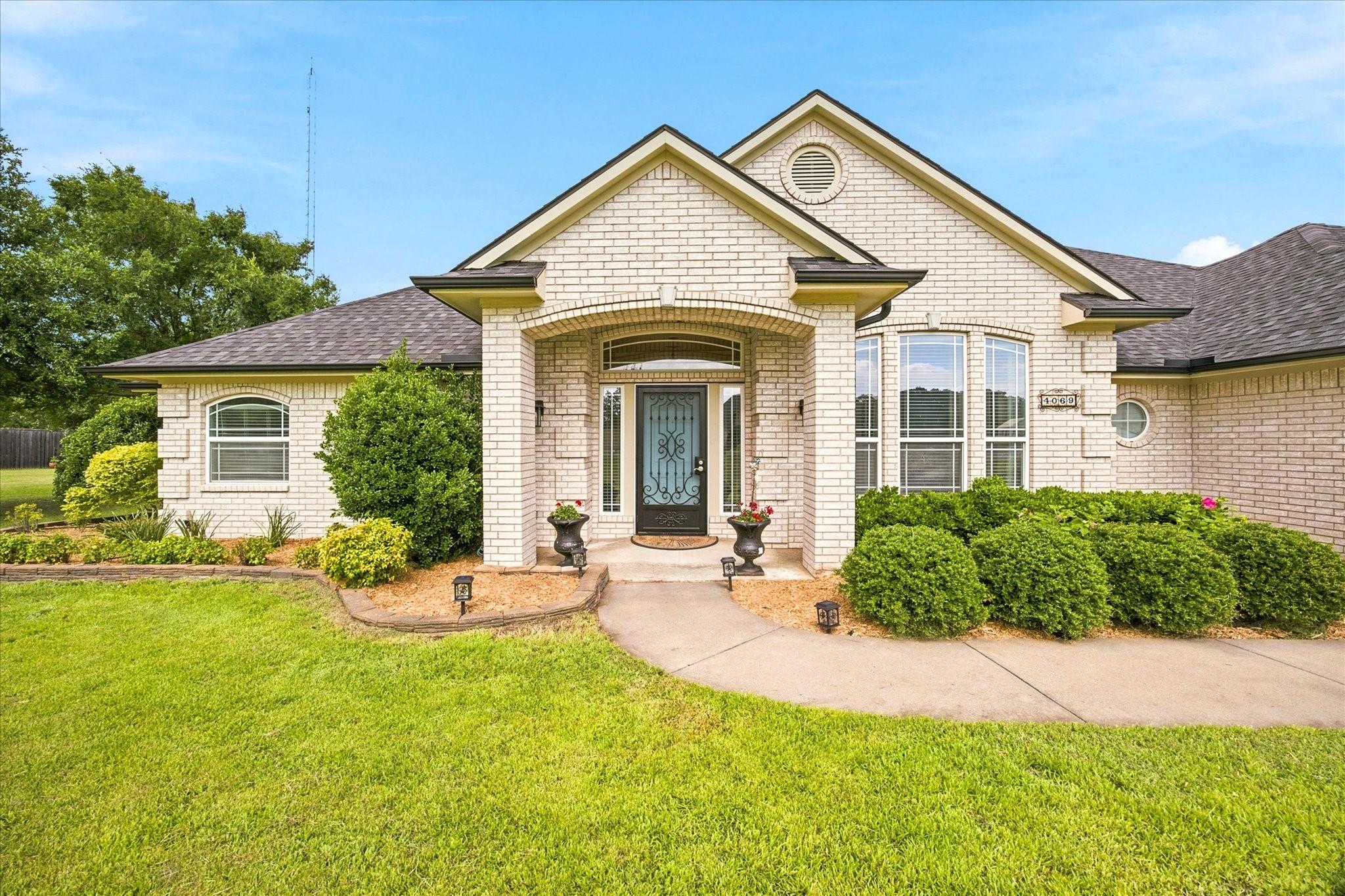 main property photo 4