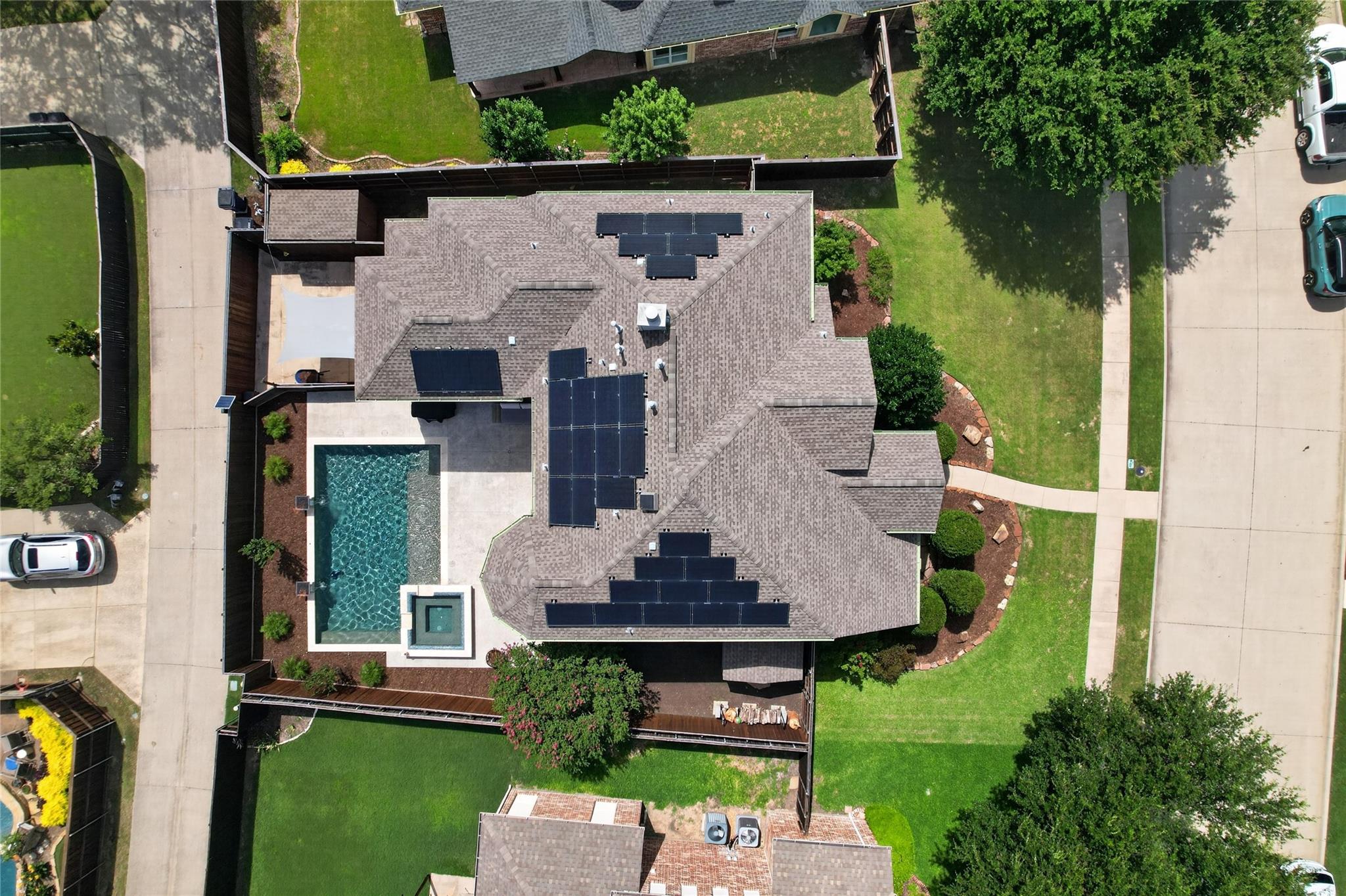 main property photo 37