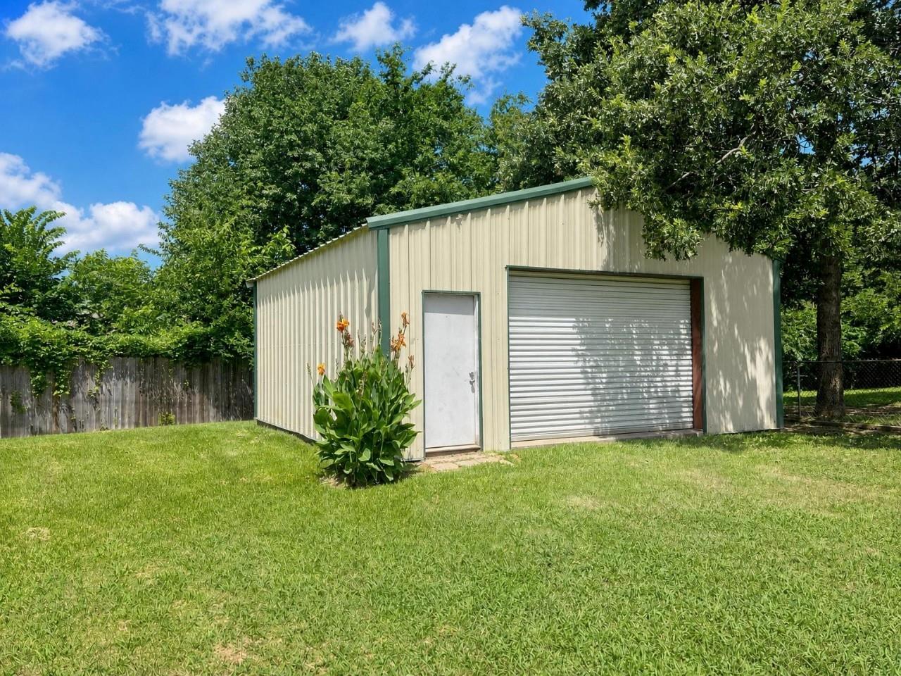 main property photo 23
