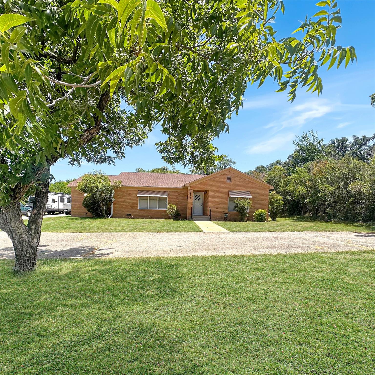 main property photo 30