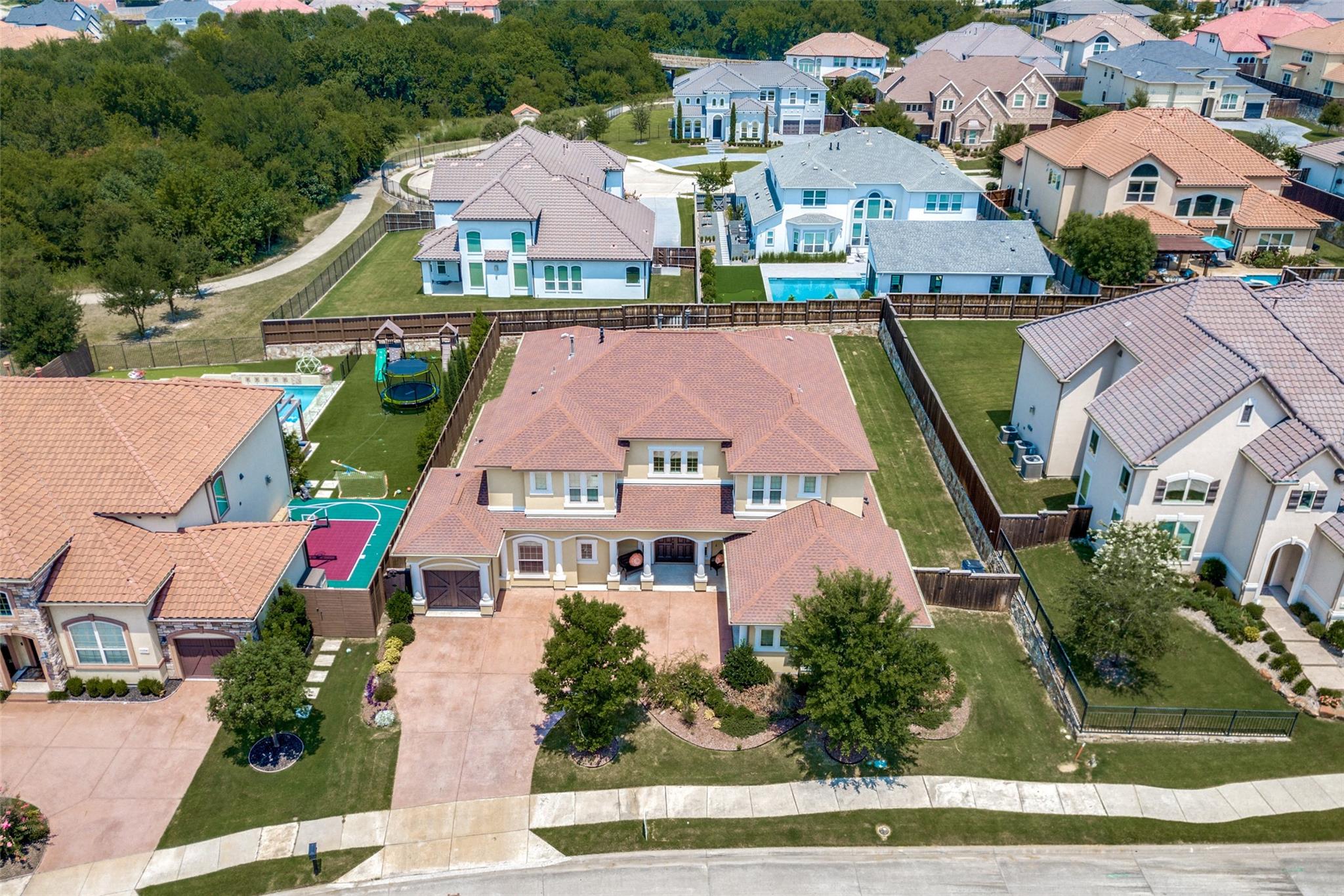 main property photo 28