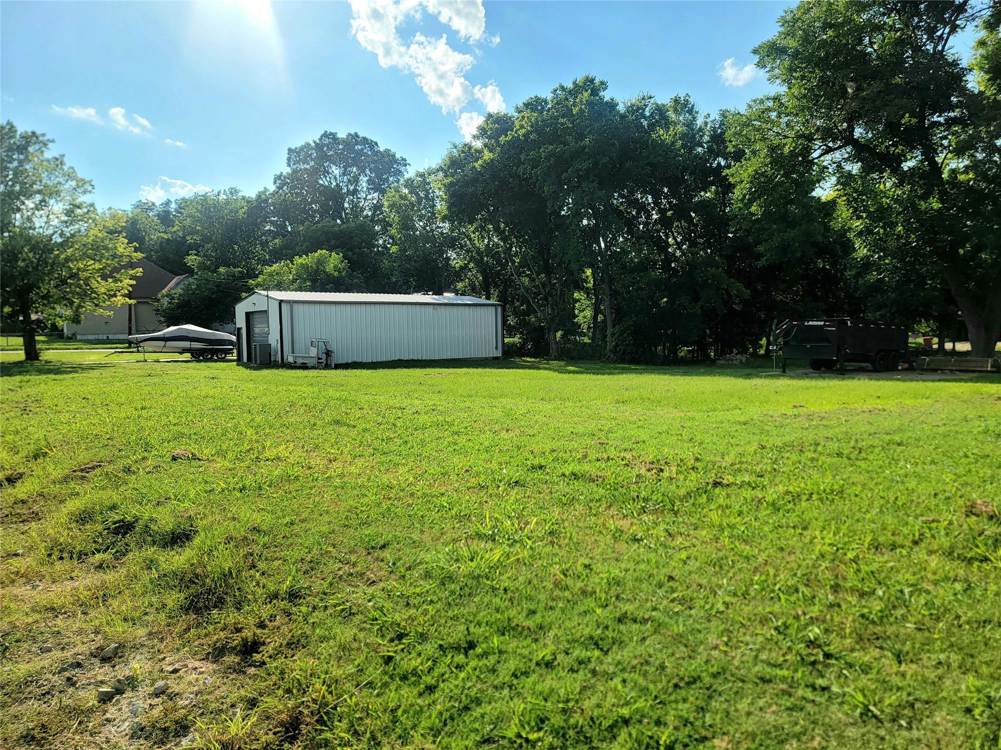 main property photo 6