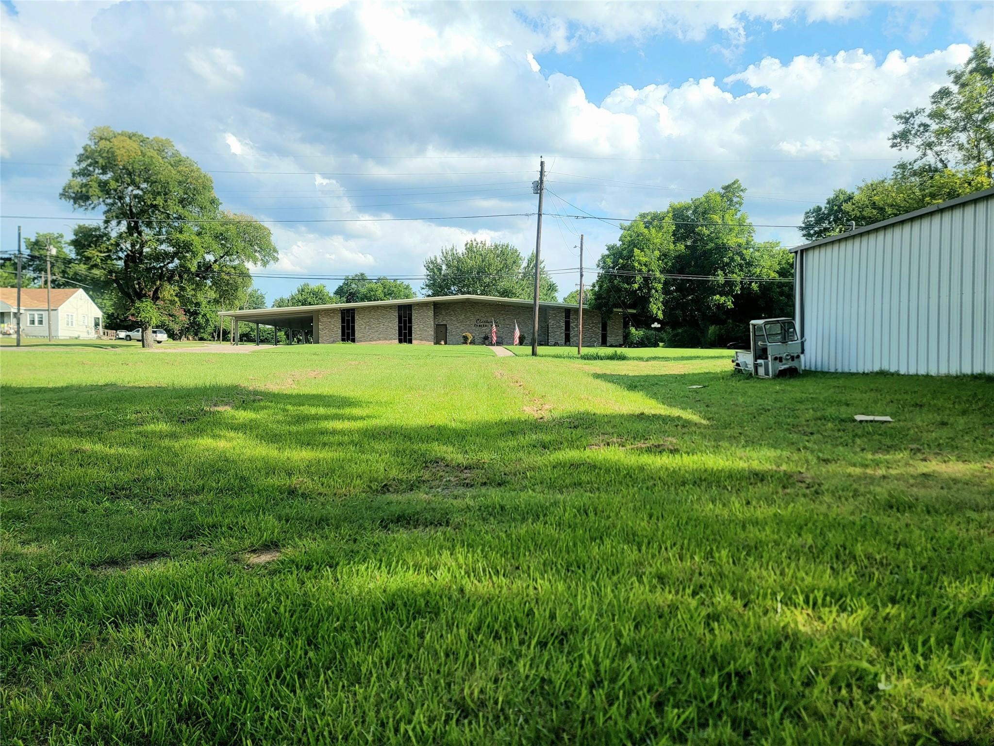 main property photo 8