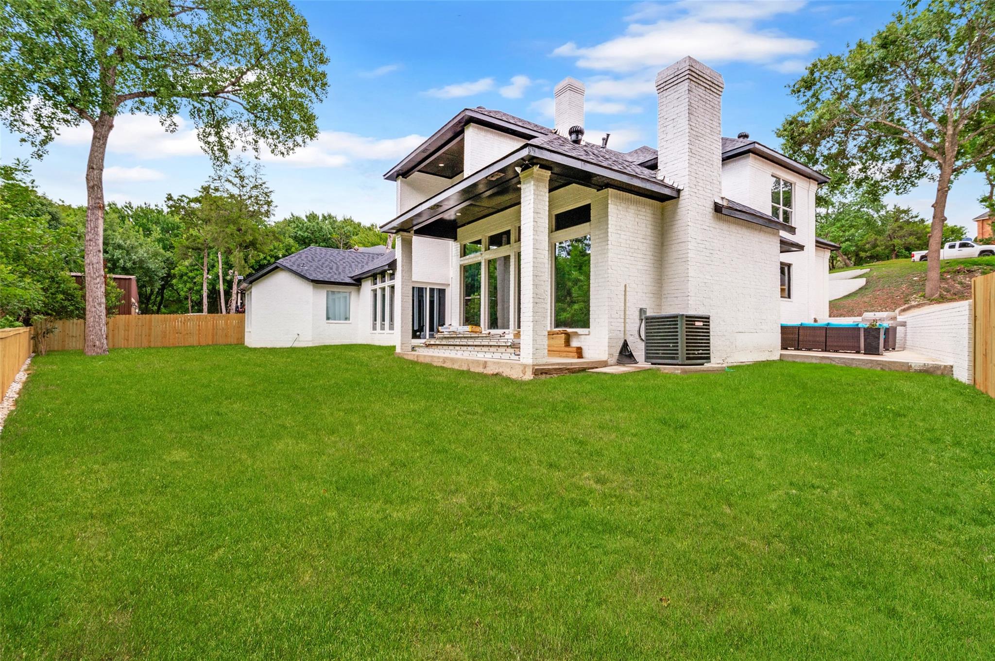 main property photo 23