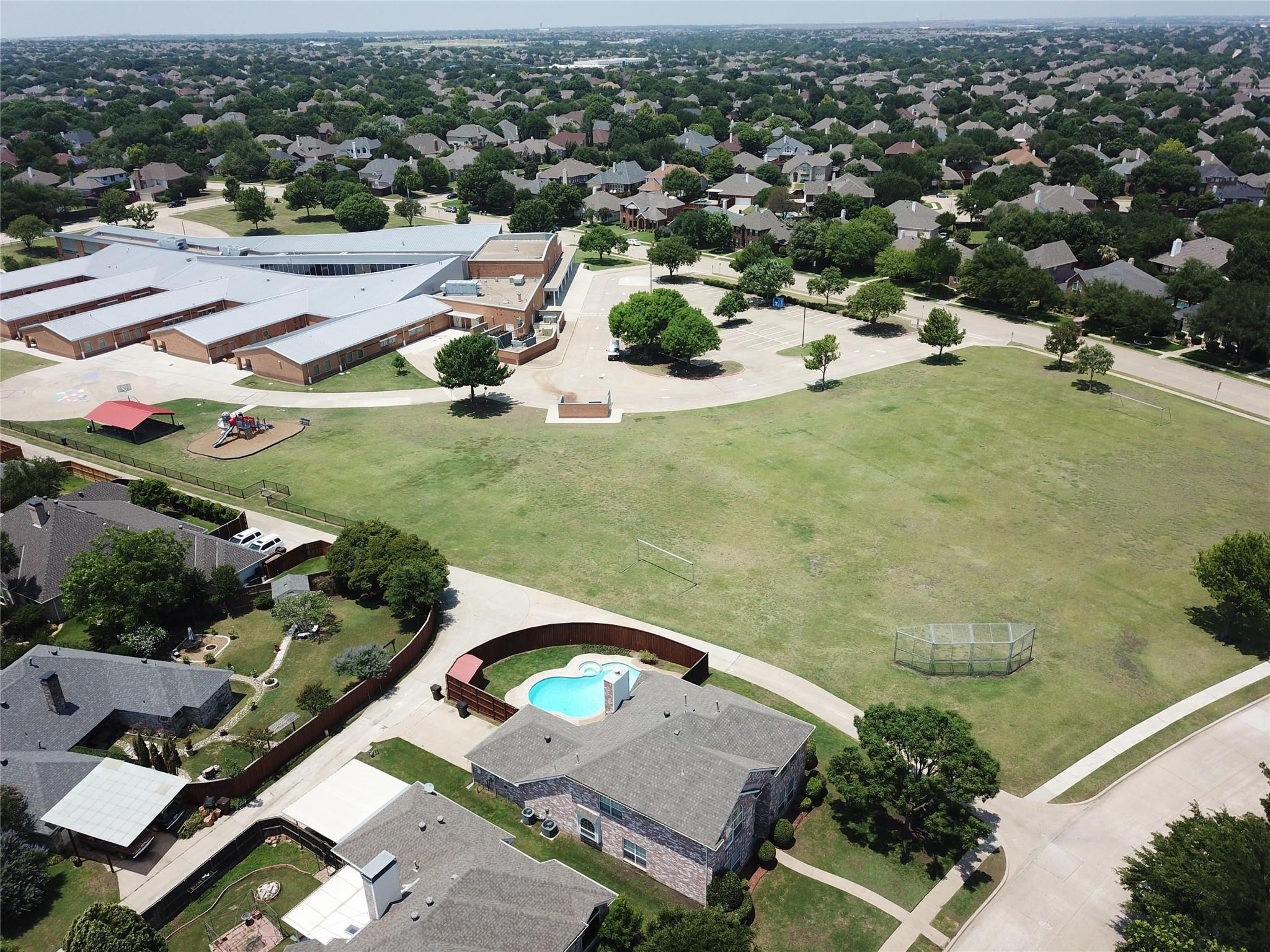 main property photo 25