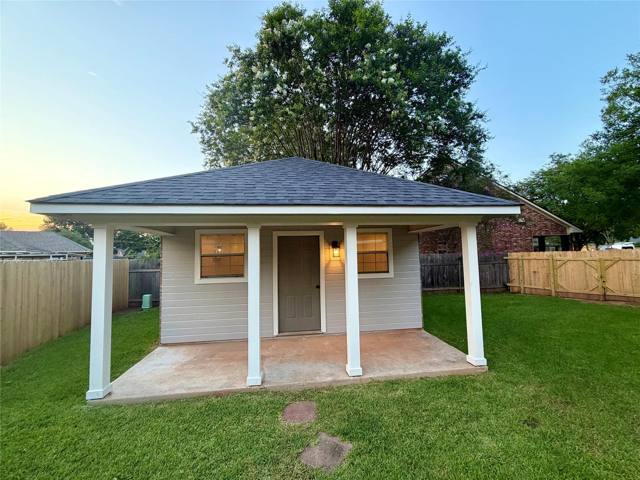 main property photo 5