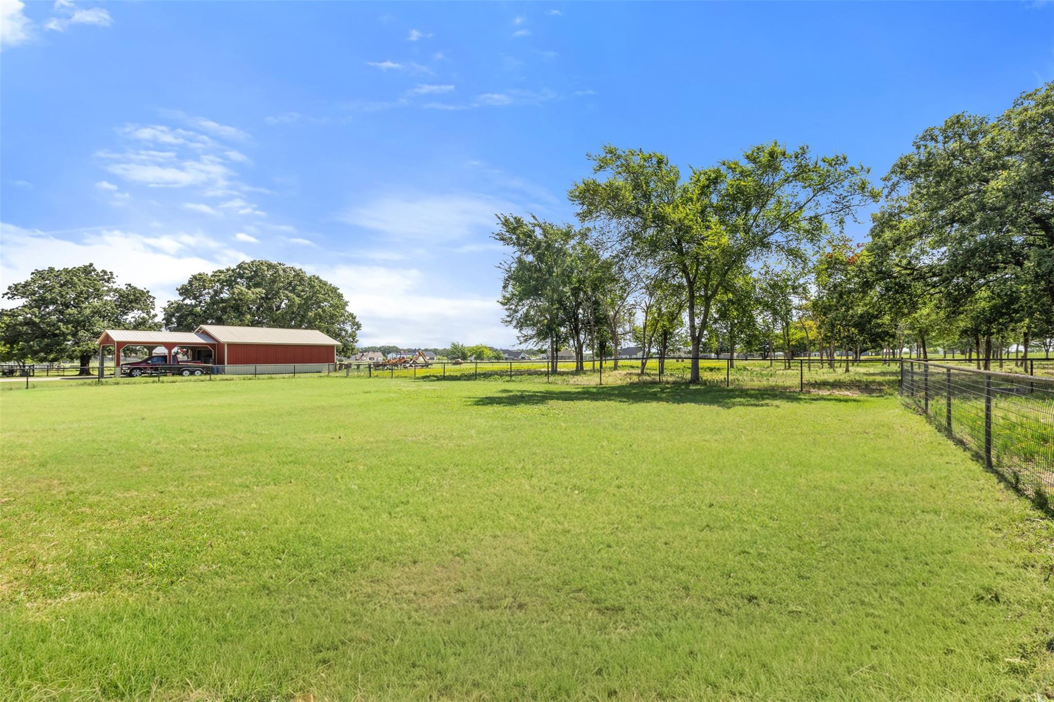 main property photo 28