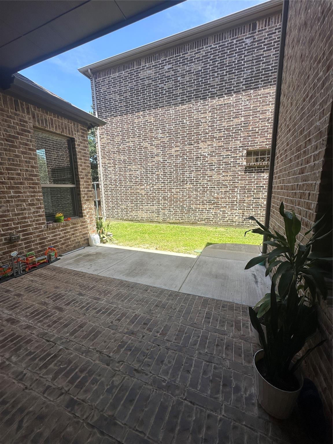 main property photo 37