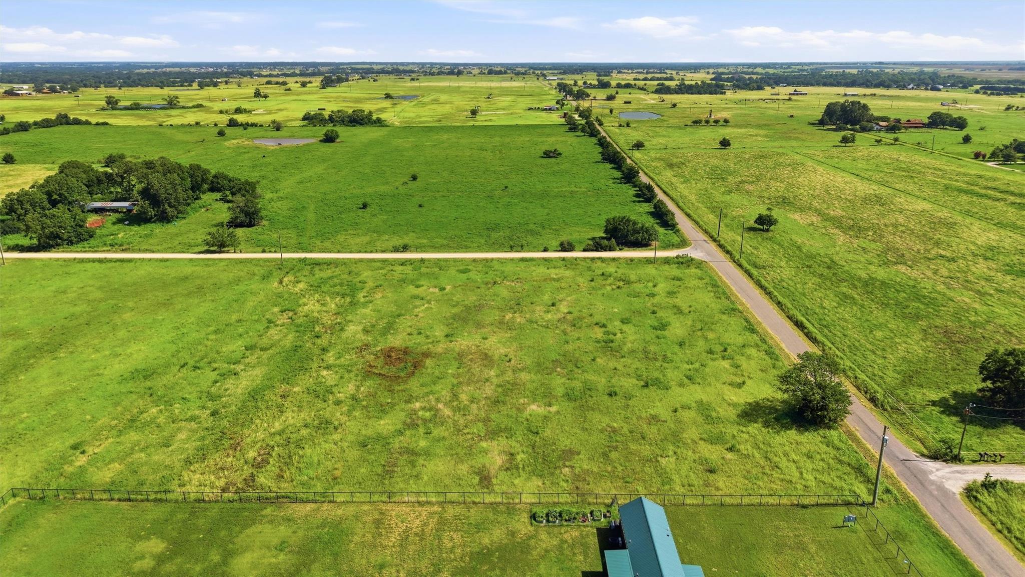 main property photo 11
