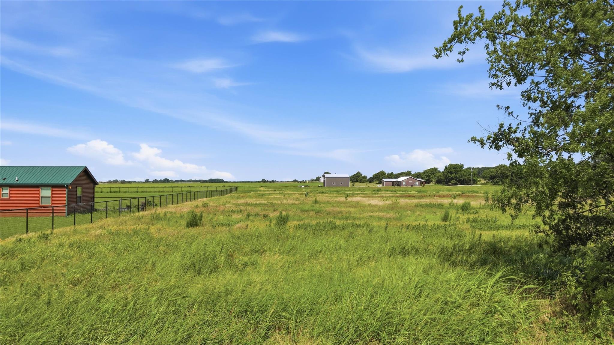 main property photo 15