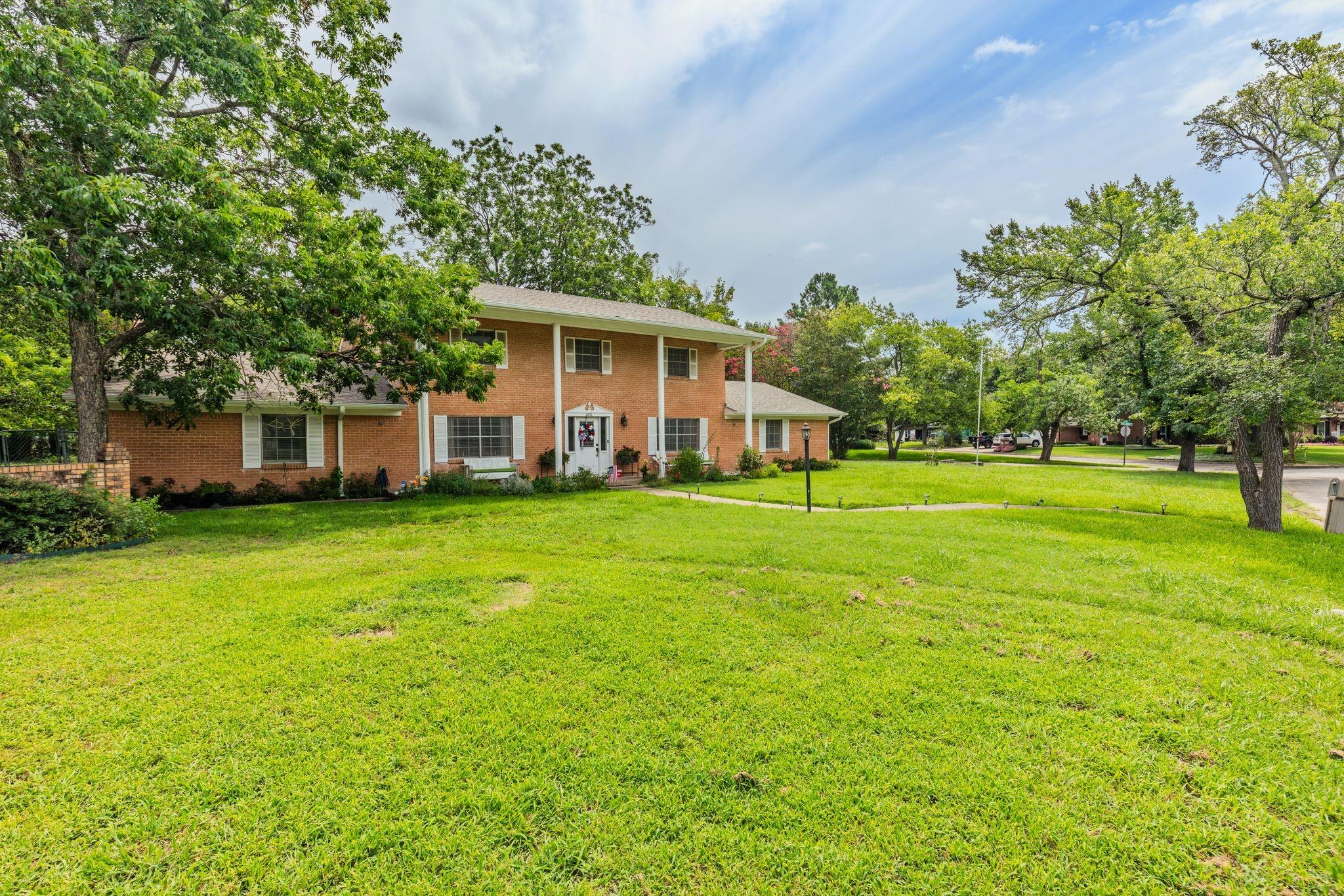 main property photo 3