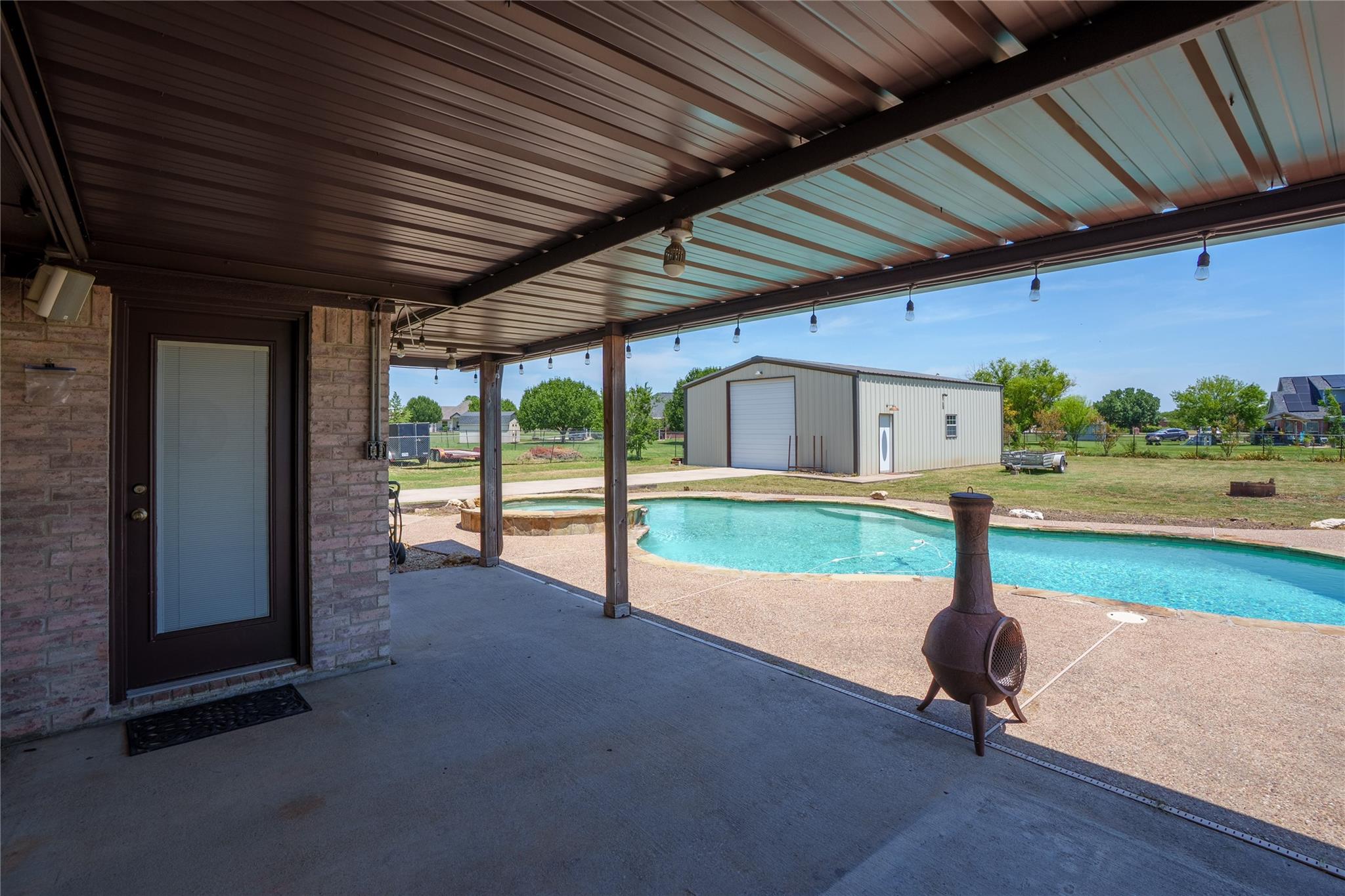 main property photo 25