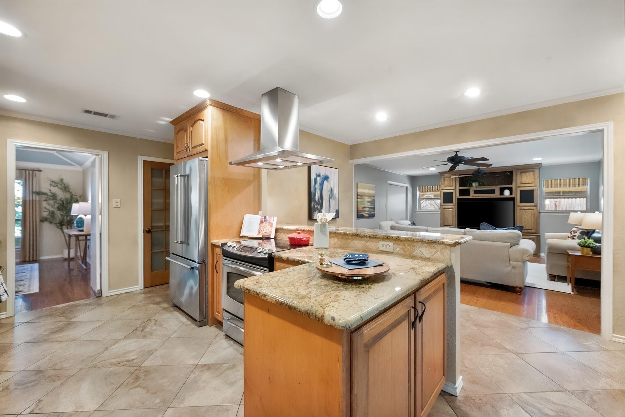 main property photo 13