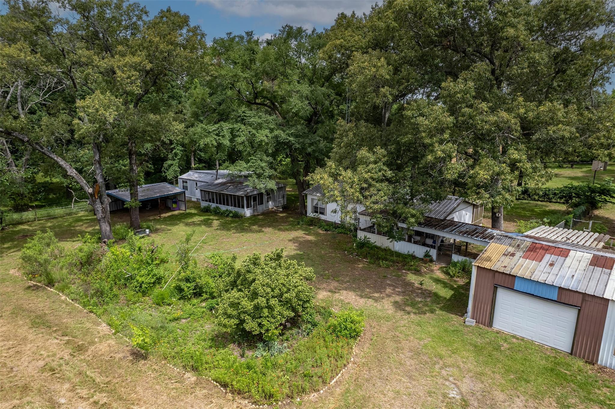 main property photo 3