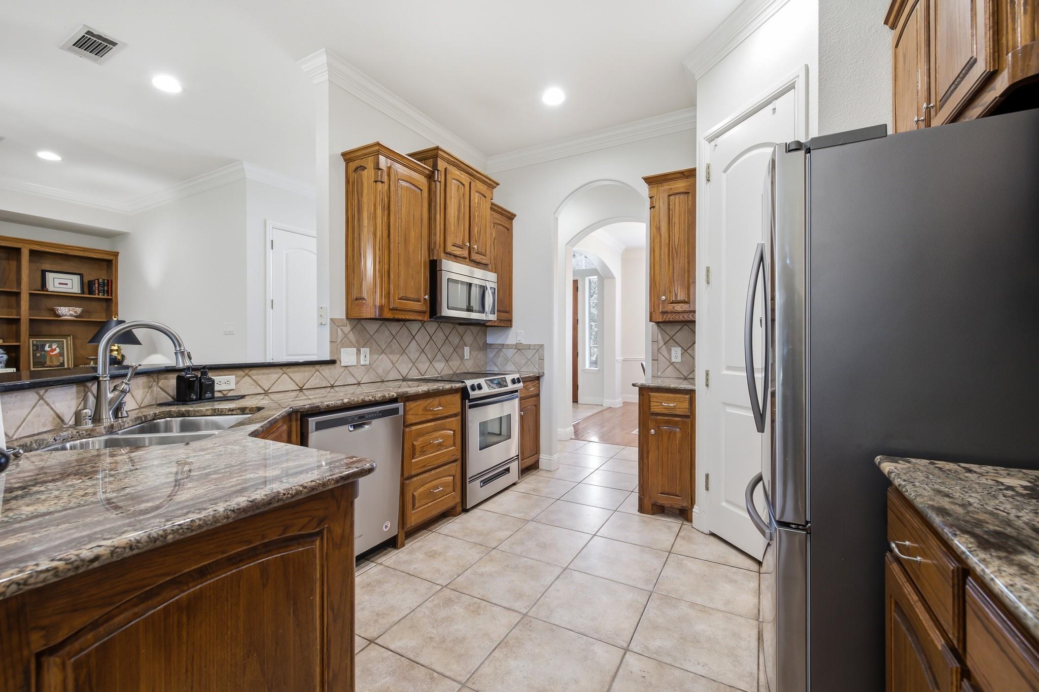 main property photo 13