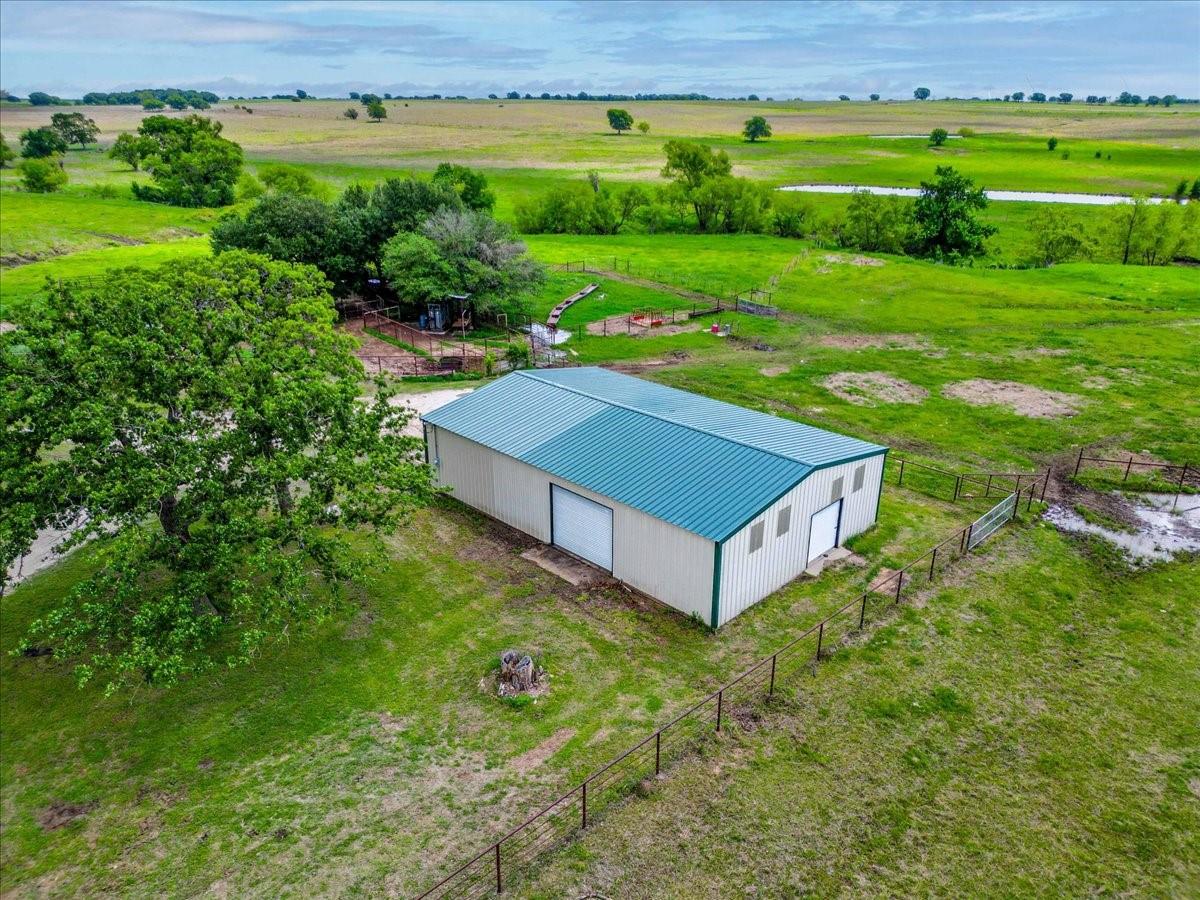 main property photo 23