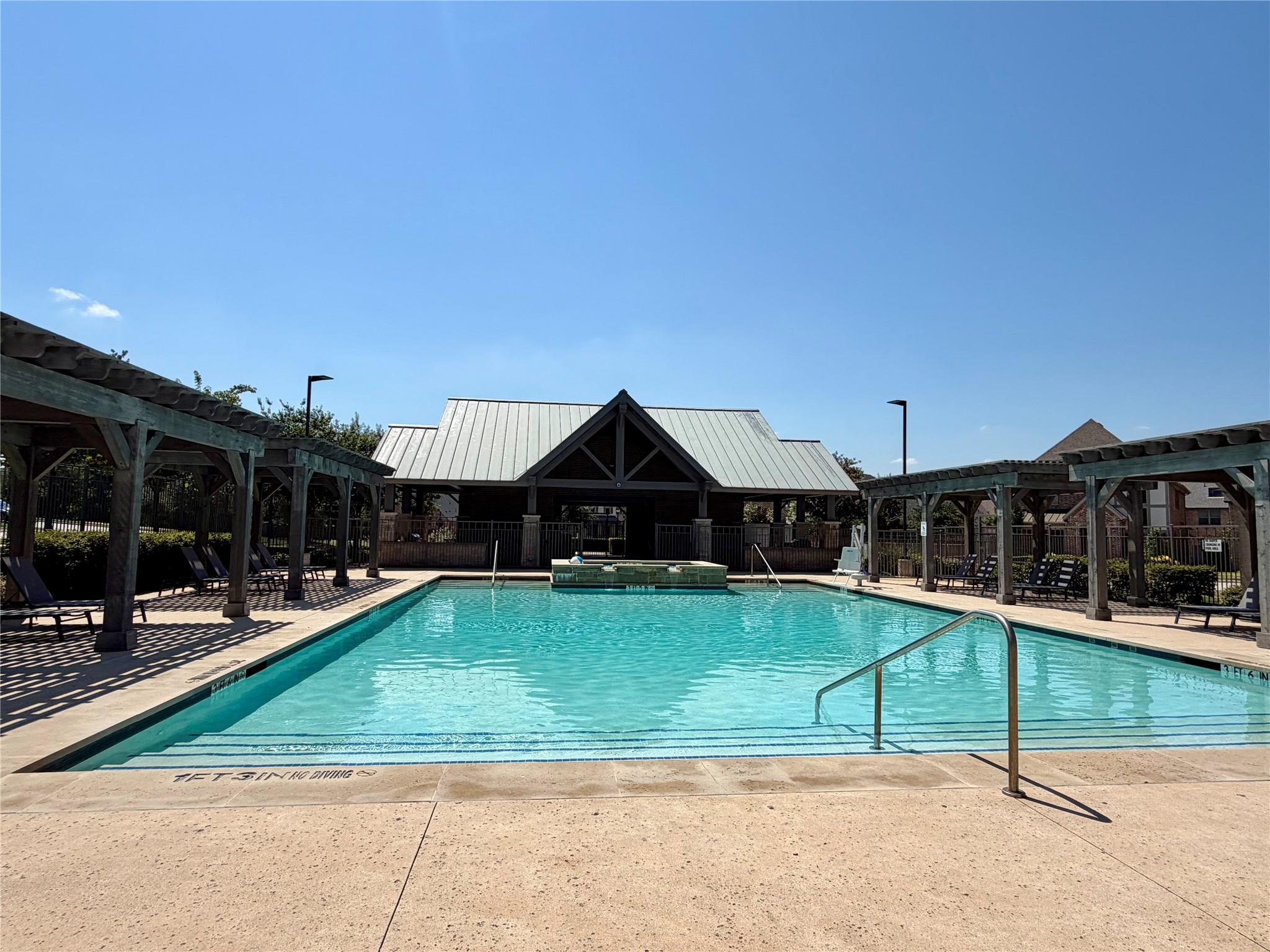 main property photo 27