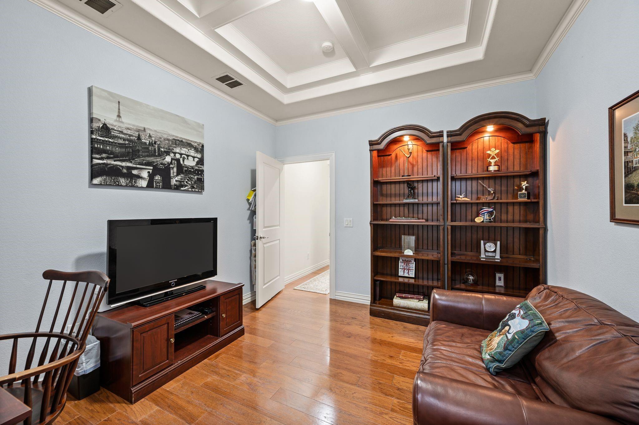 main property photo 25