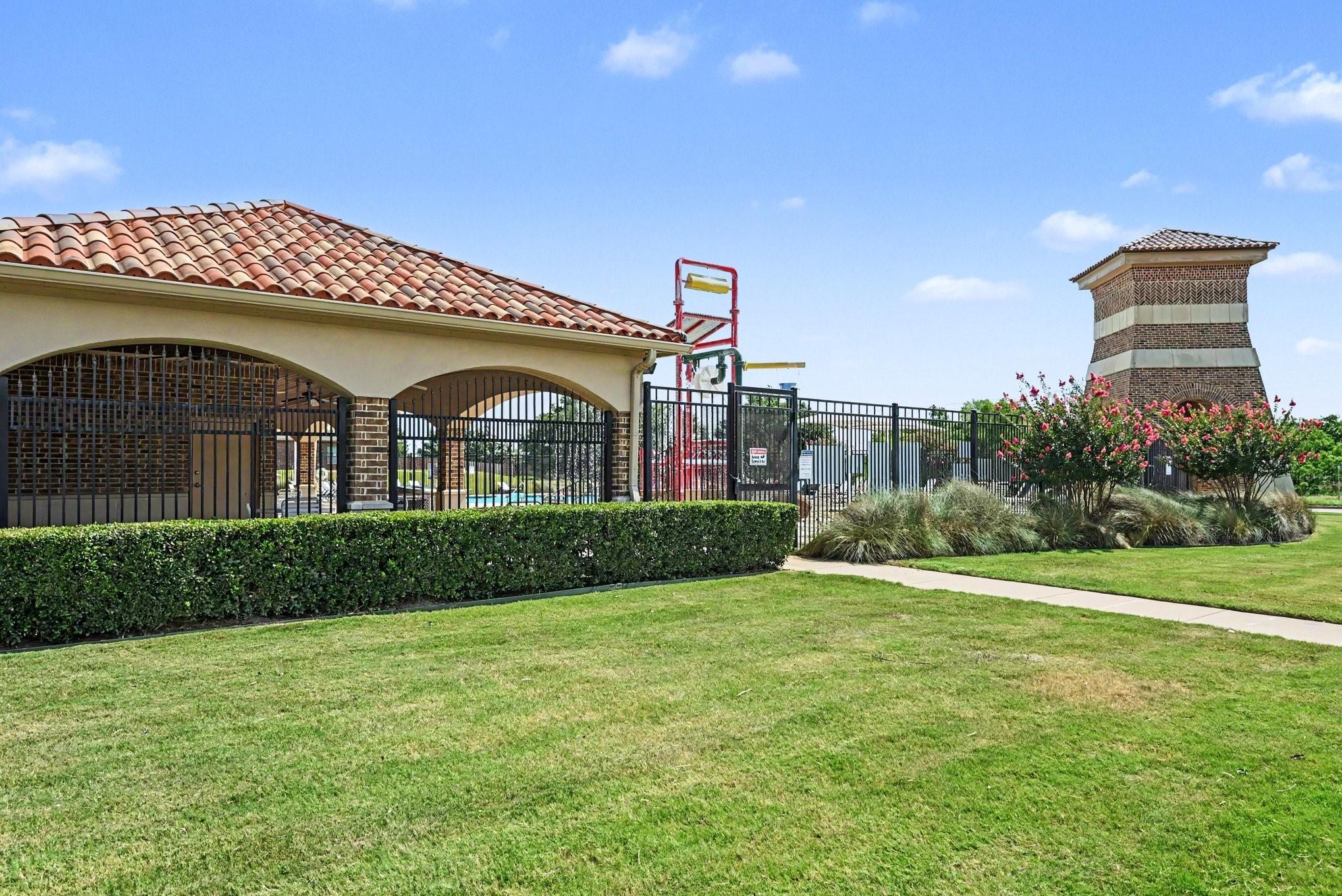 main property photo 16