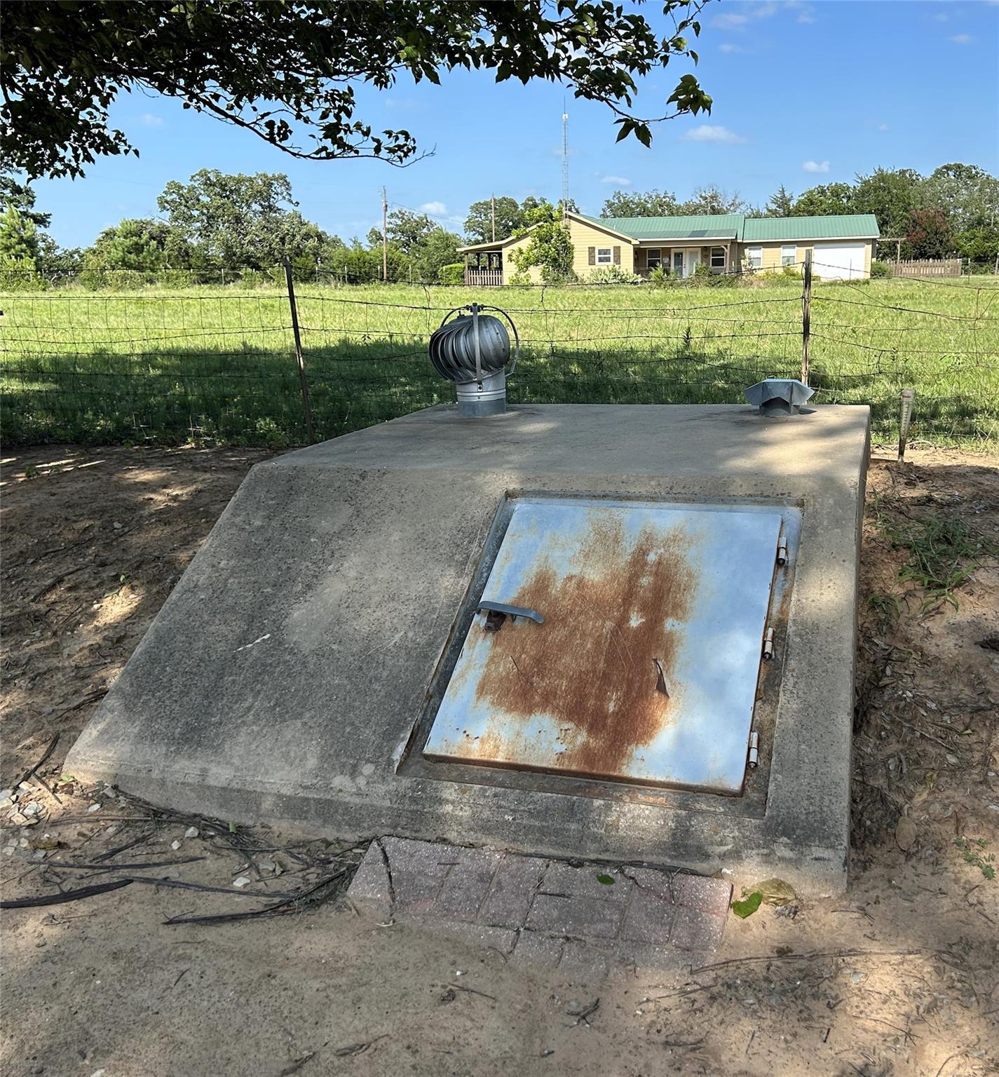 main property photo 18