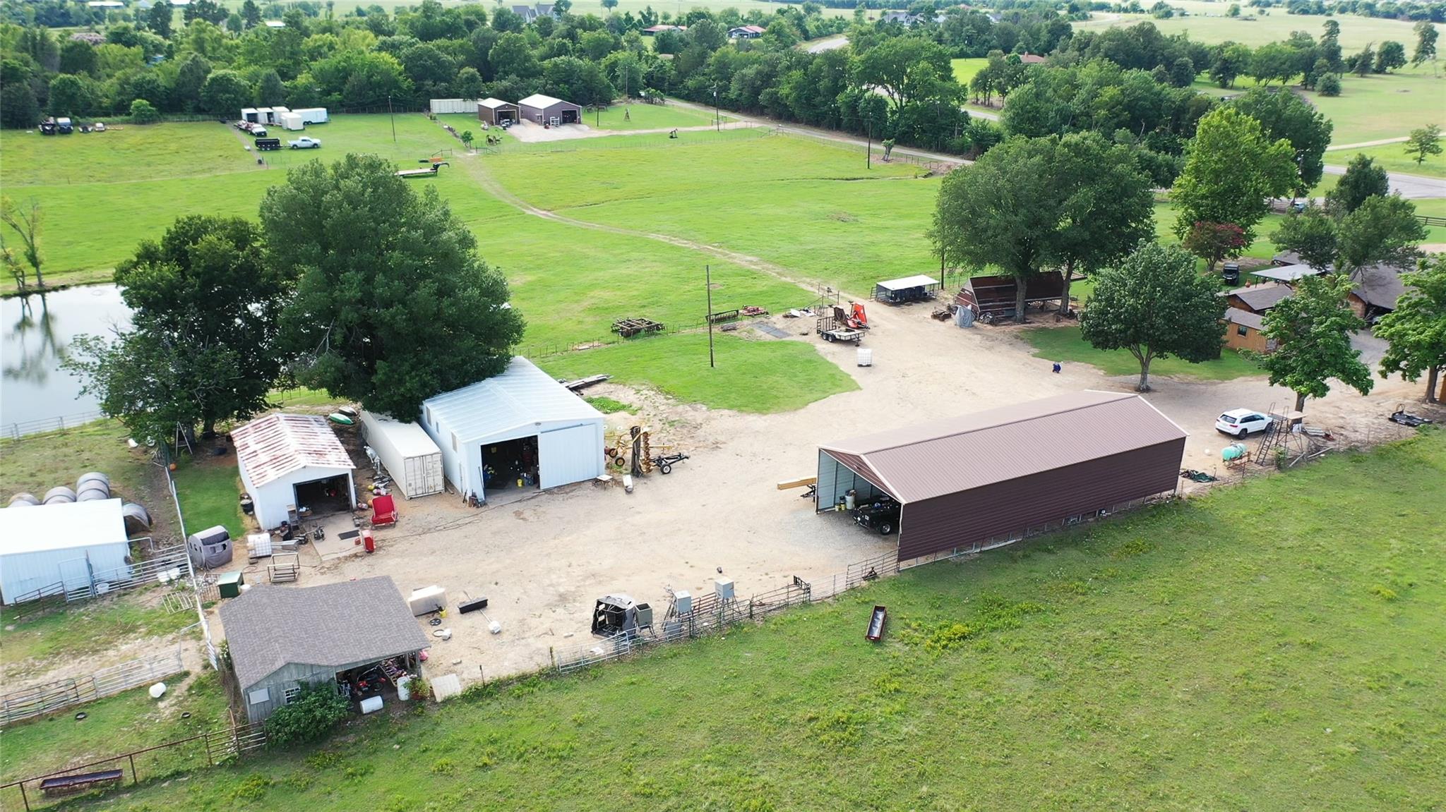 main property photo 28