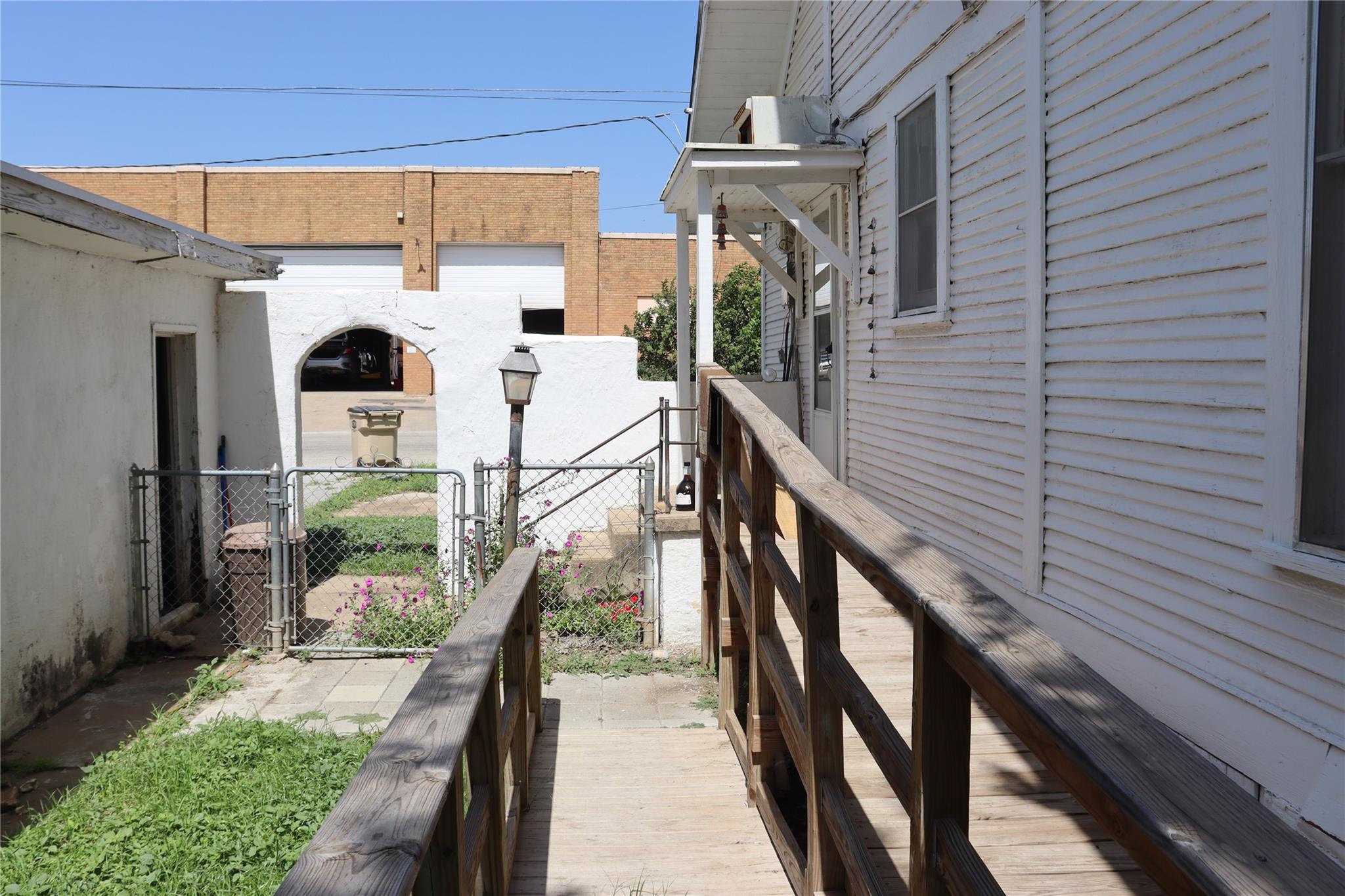 main property photo 28