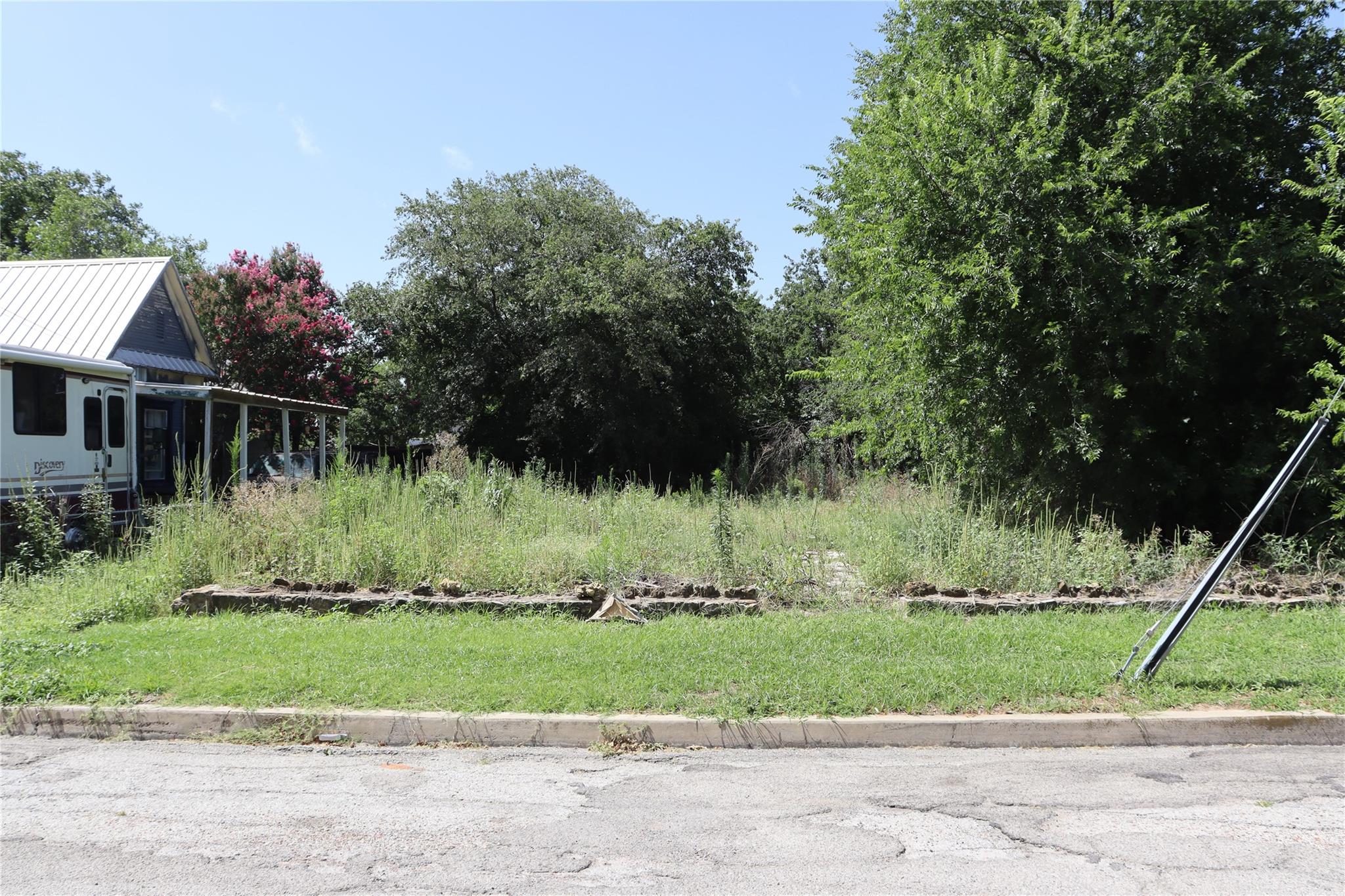 main property photo 32