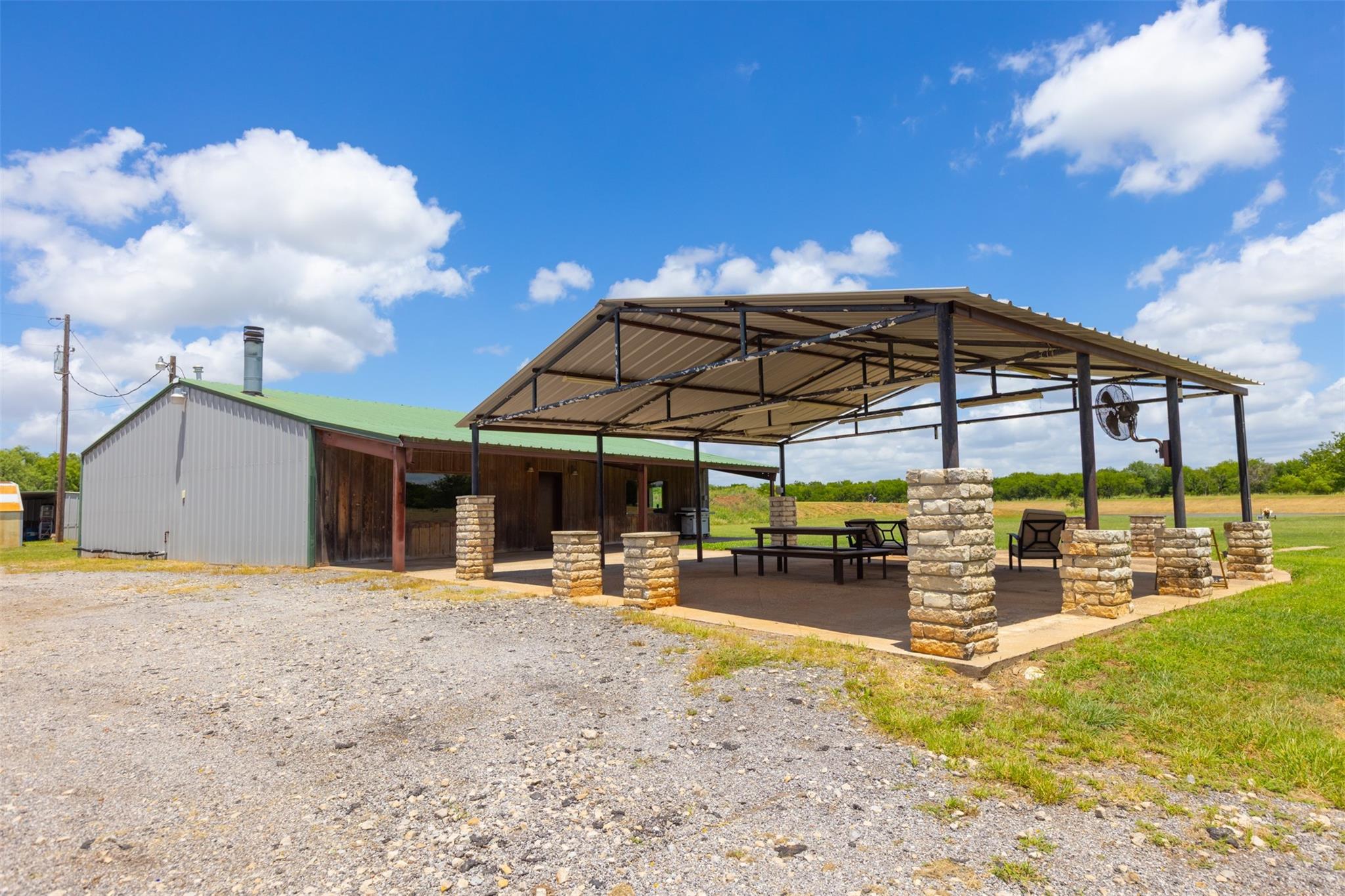 main property photo 14