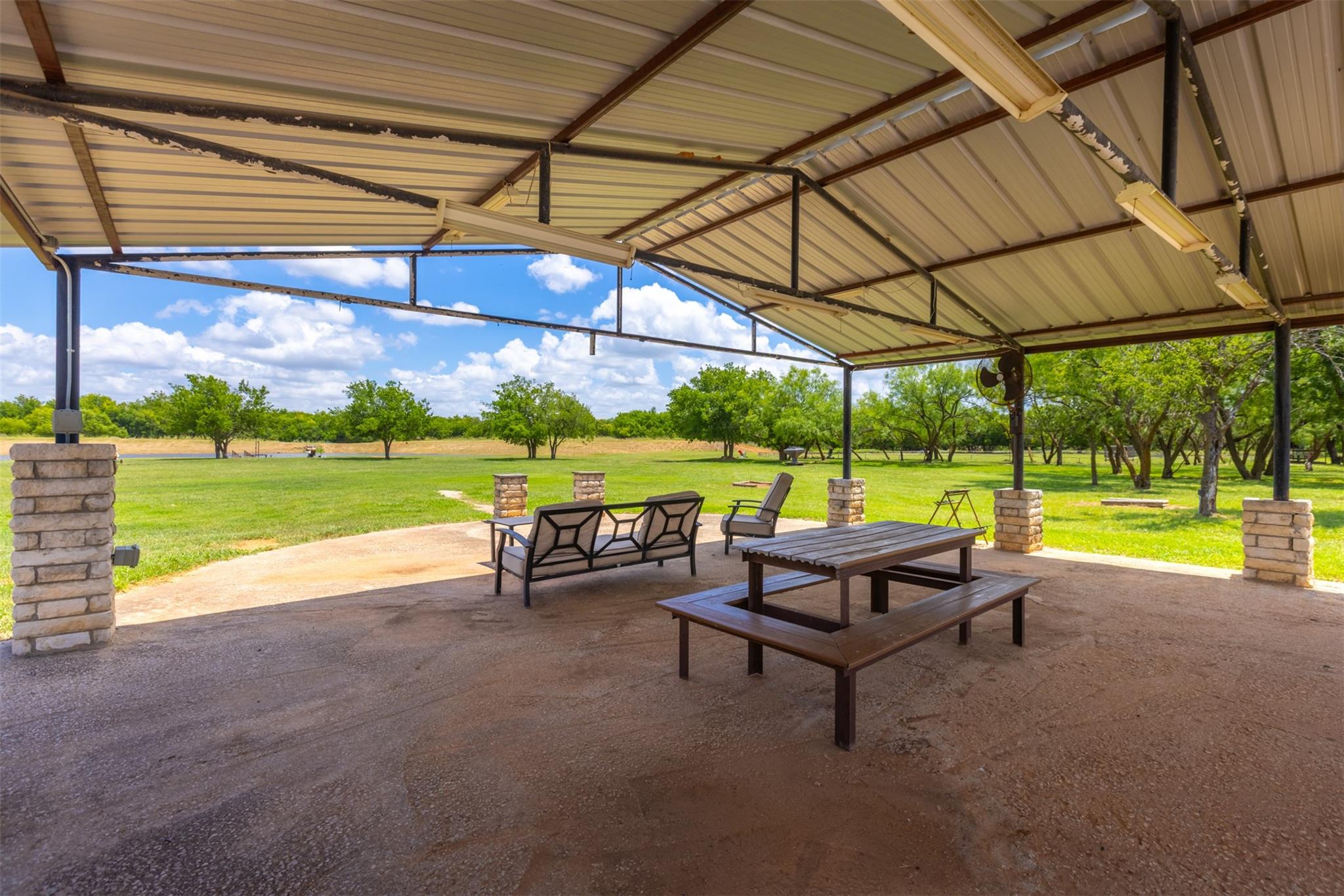 main property photo 23
