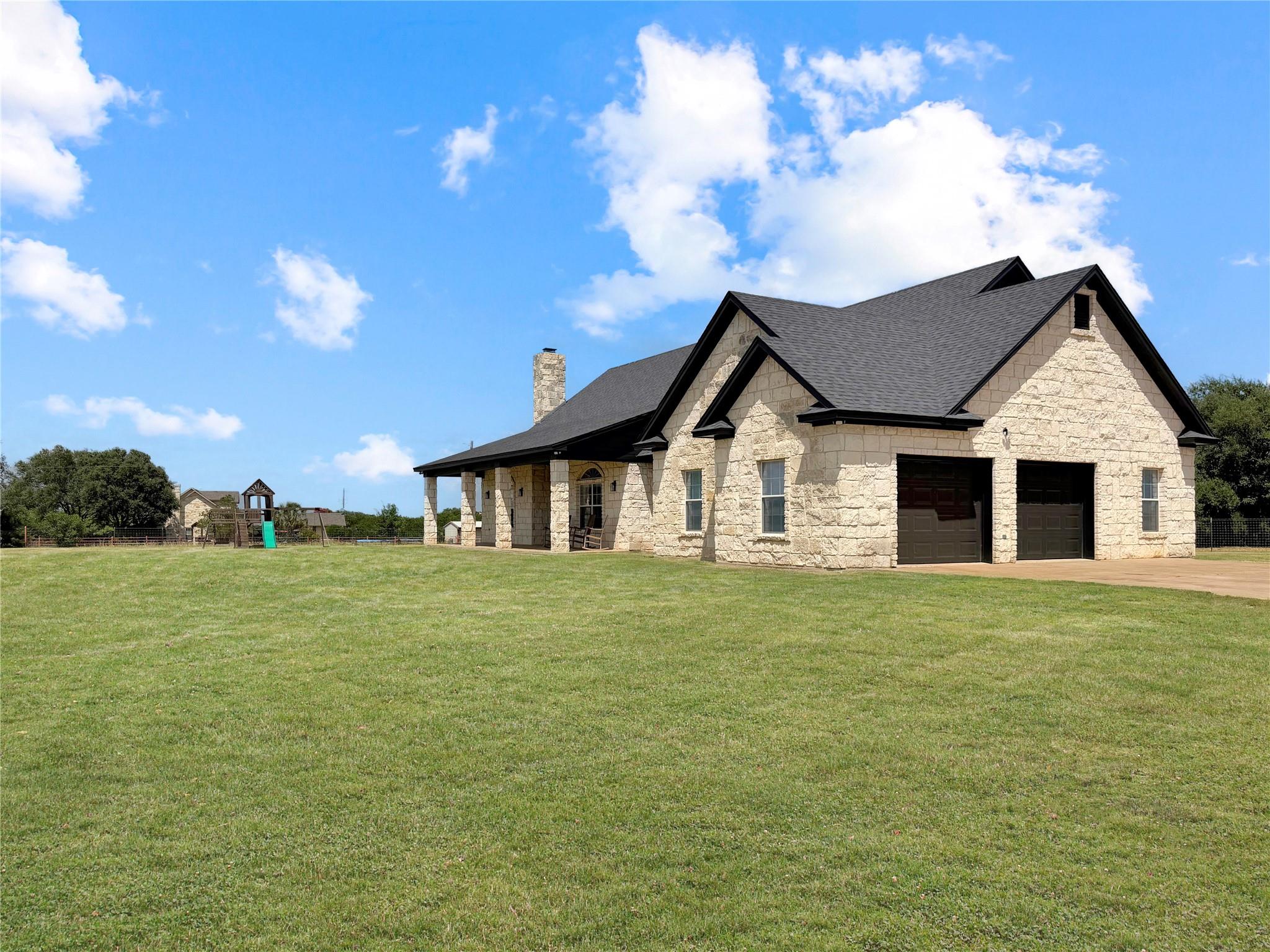main property photo 3