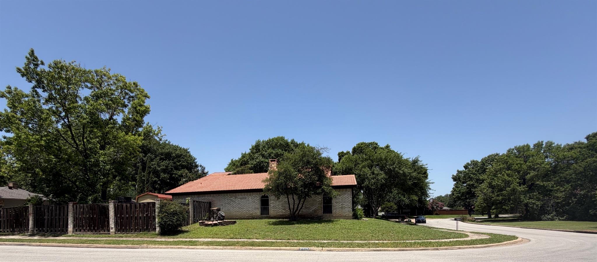 main property photo 2