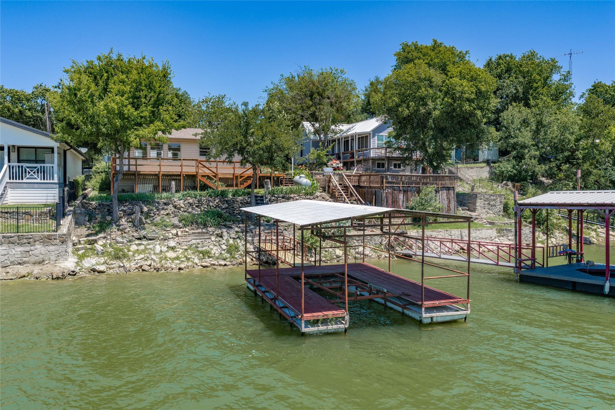 main property photo 8