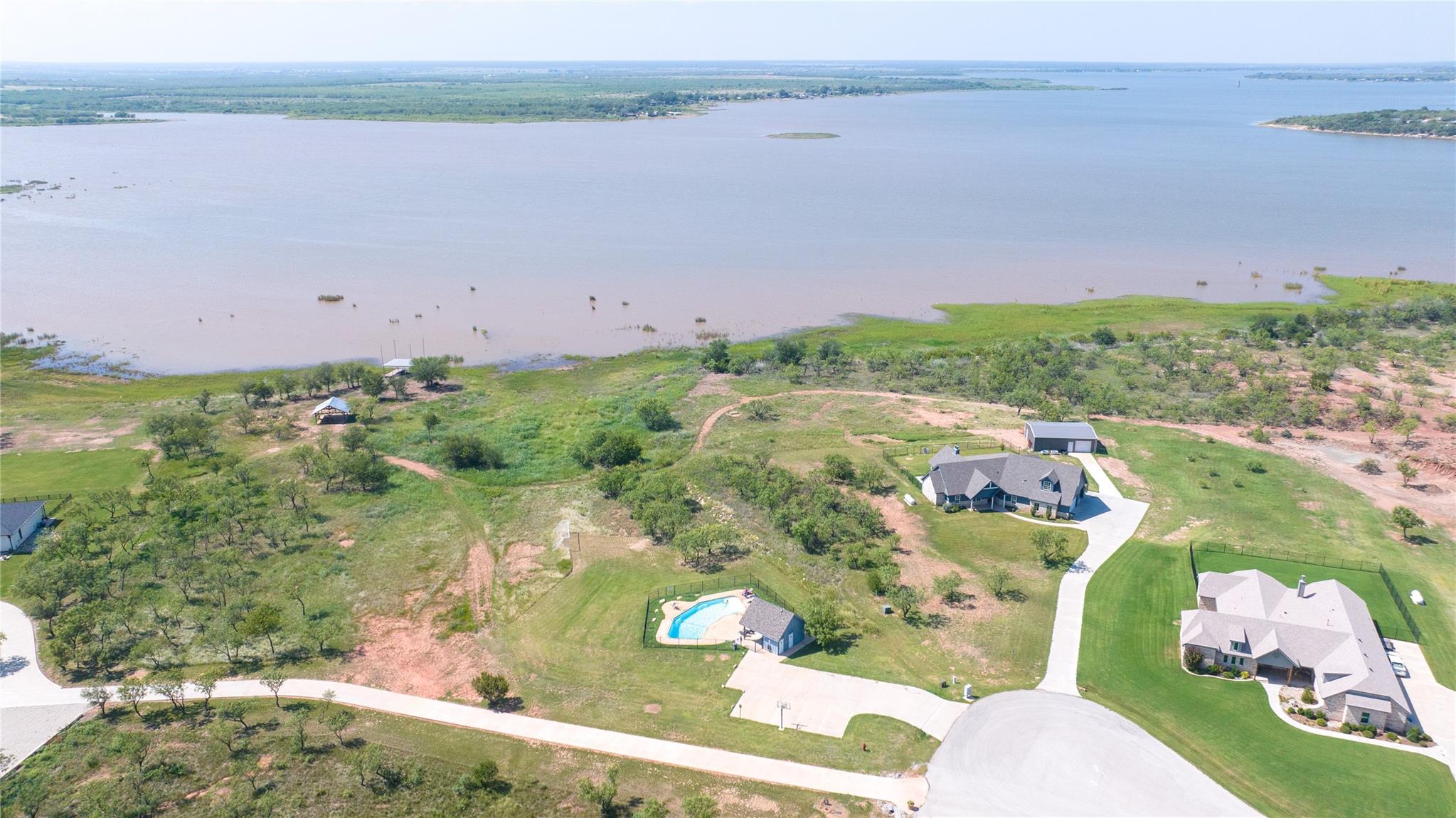 main property photo 4
