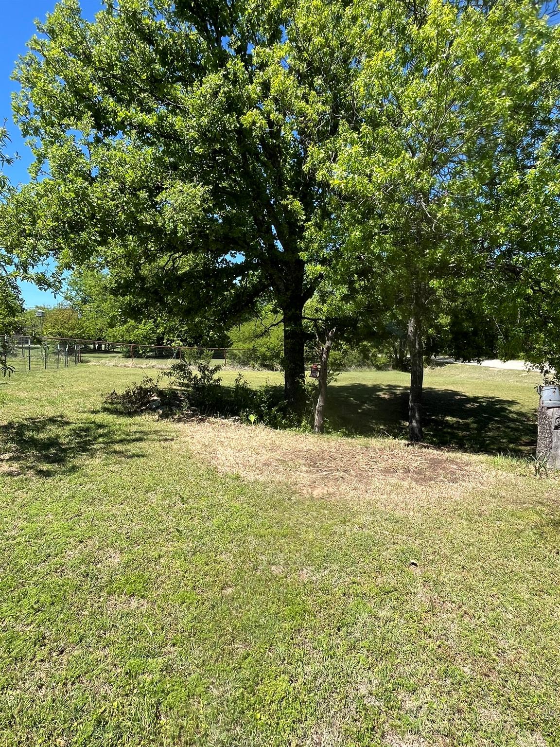 main property photo 18
