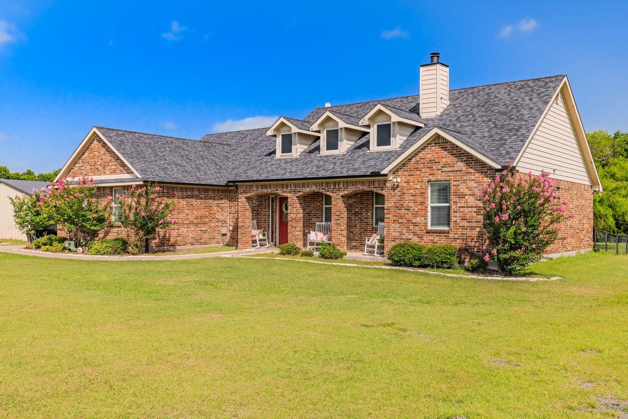 main property photo 3