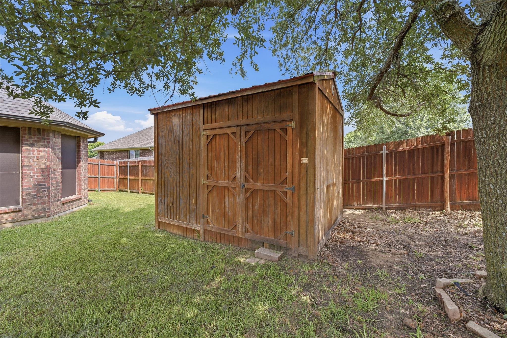 main property photo 18