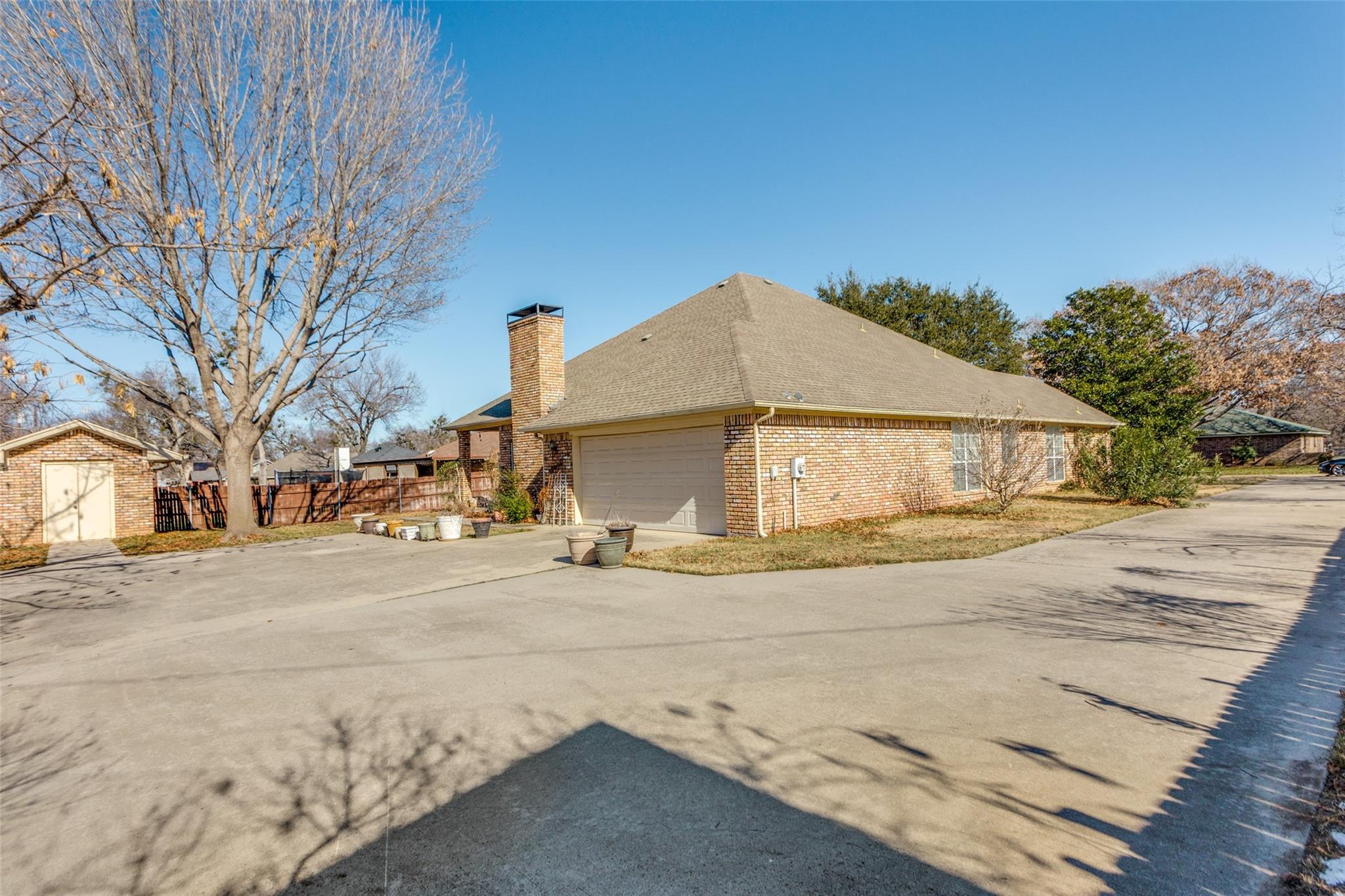 main property photo 24