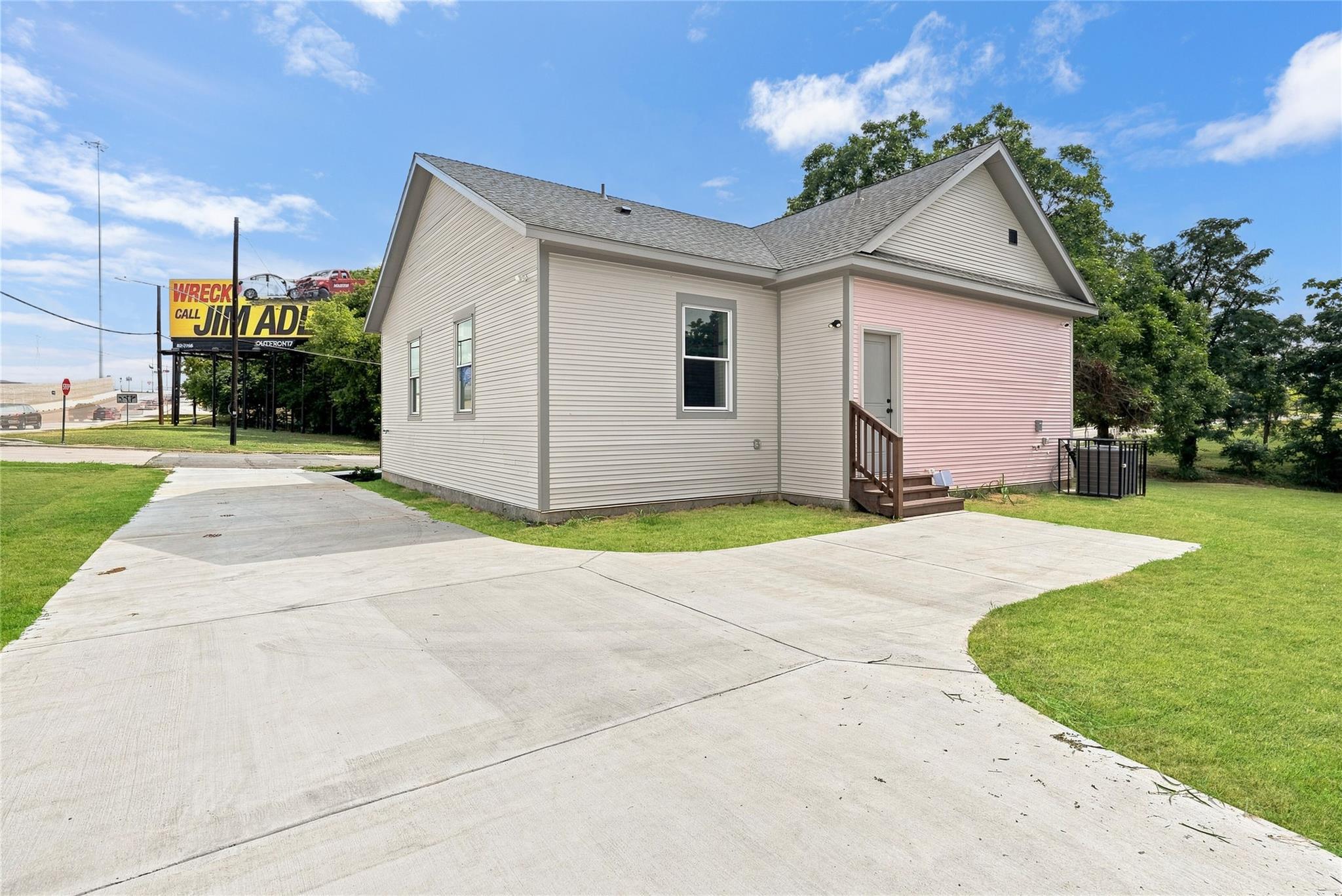 main property photo 25