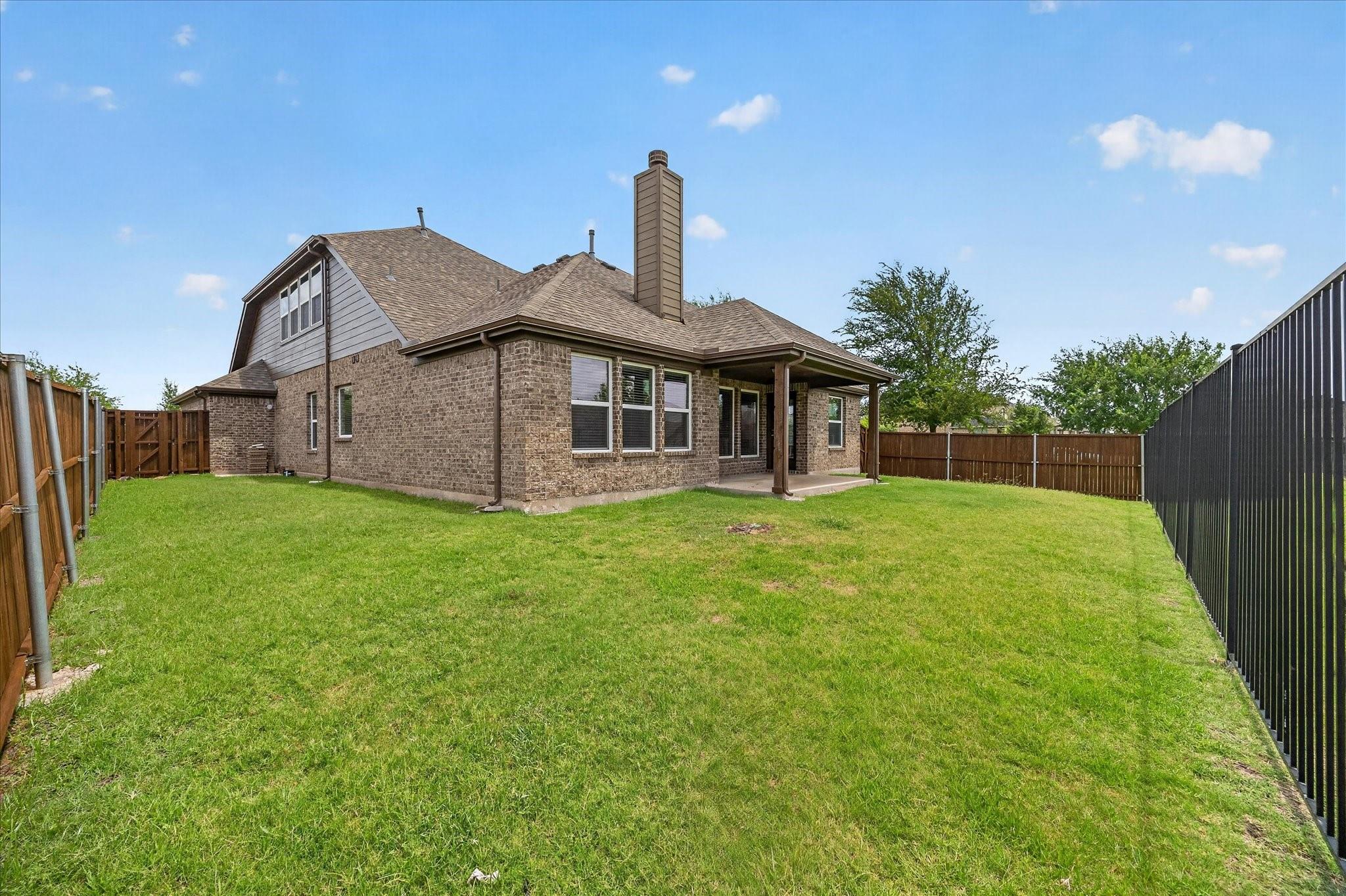 main property photo 30