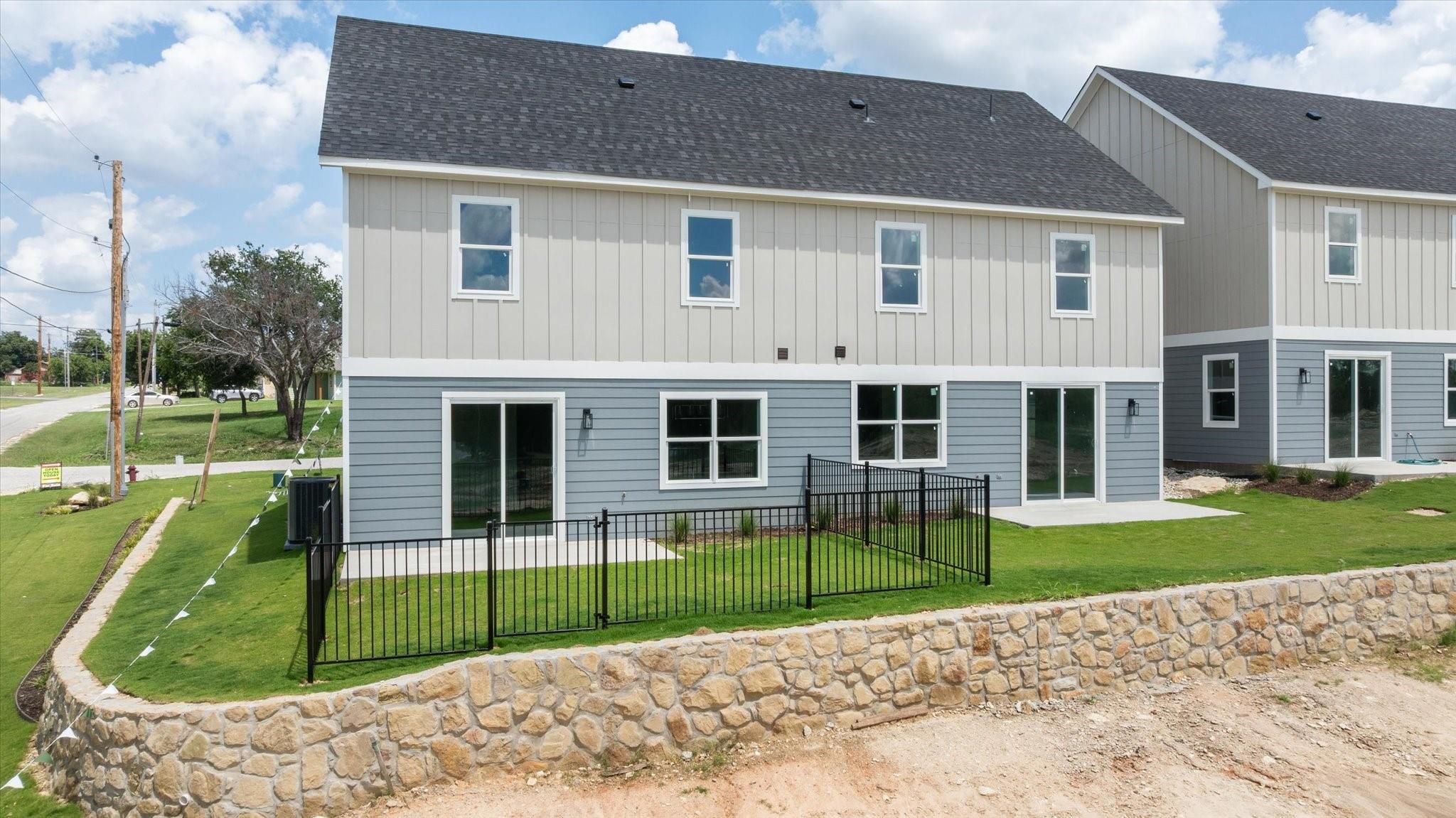 main property photo 29