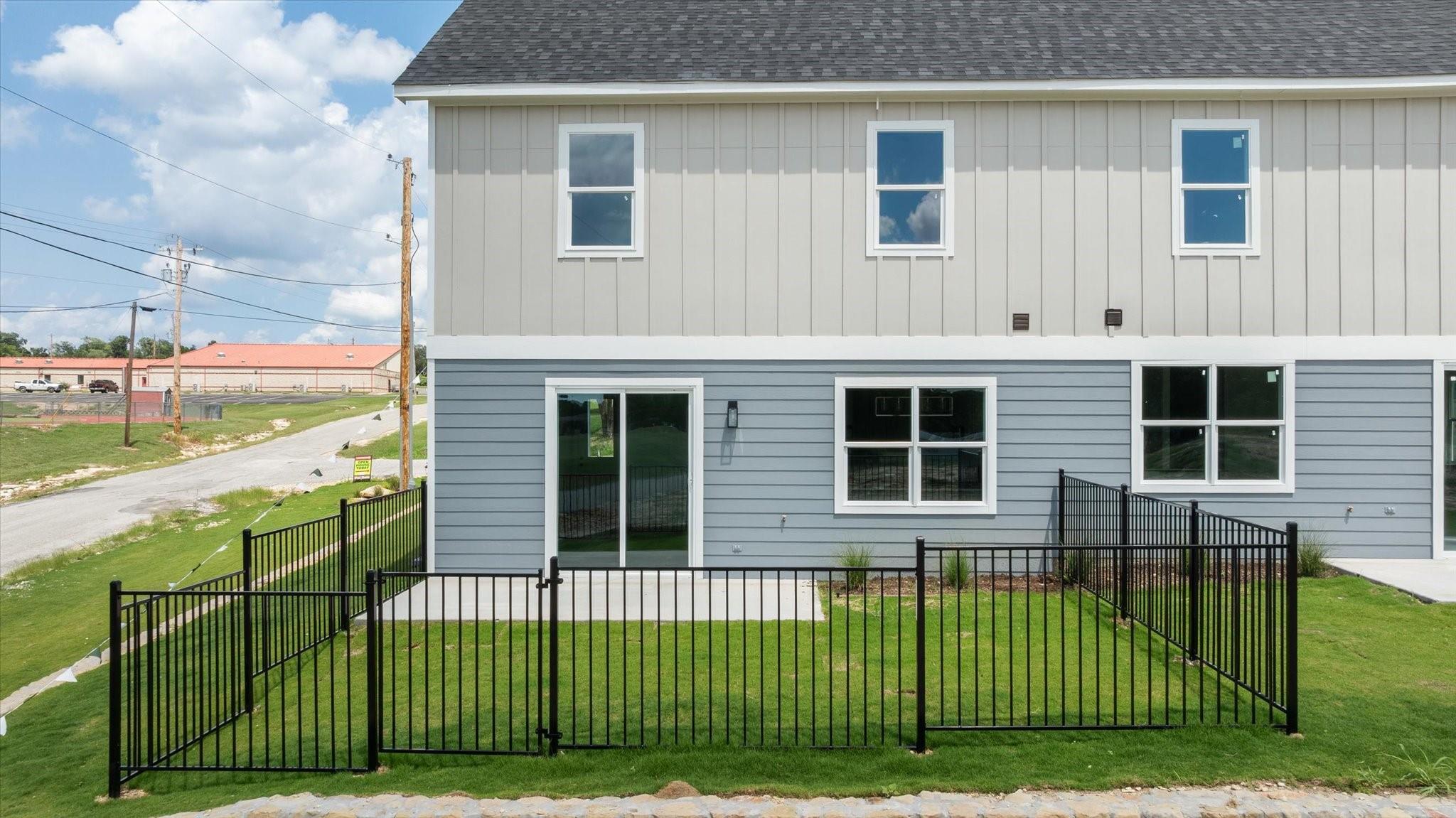 main property photo 30