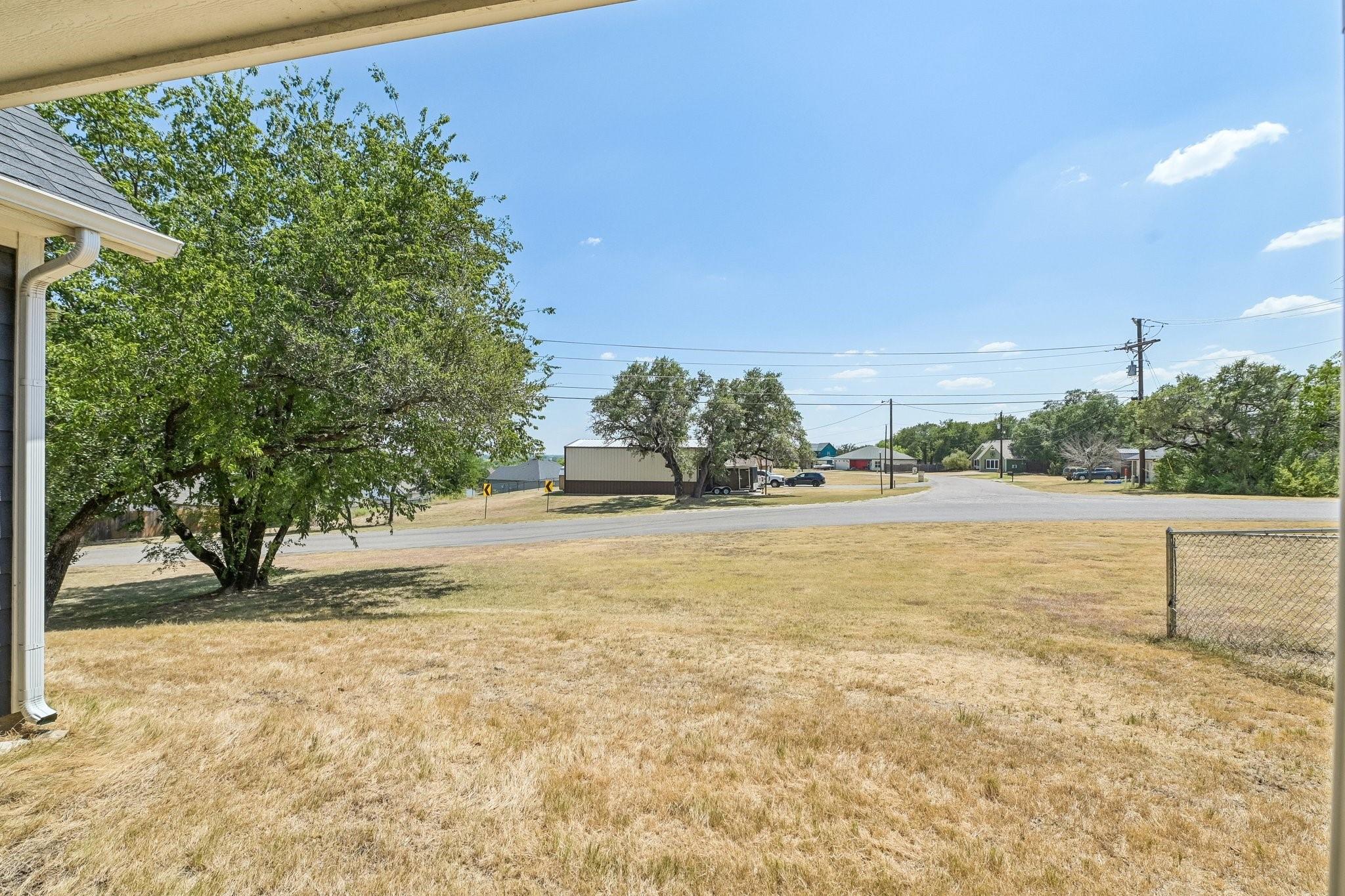 main property photo 31