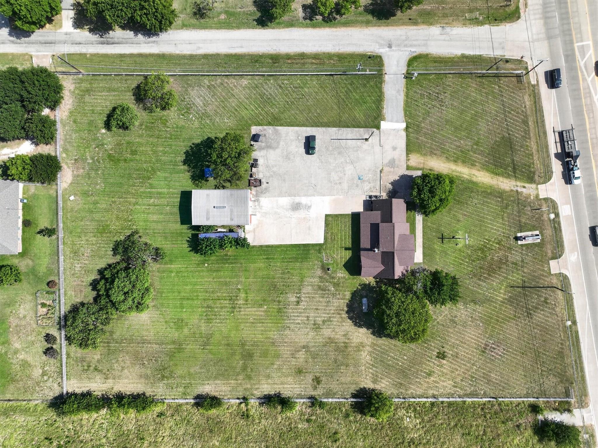 main property photo 10