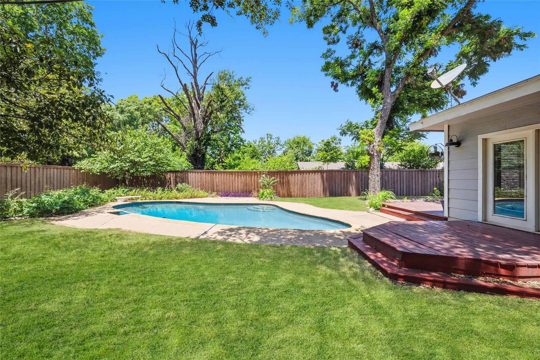 main property photo 23