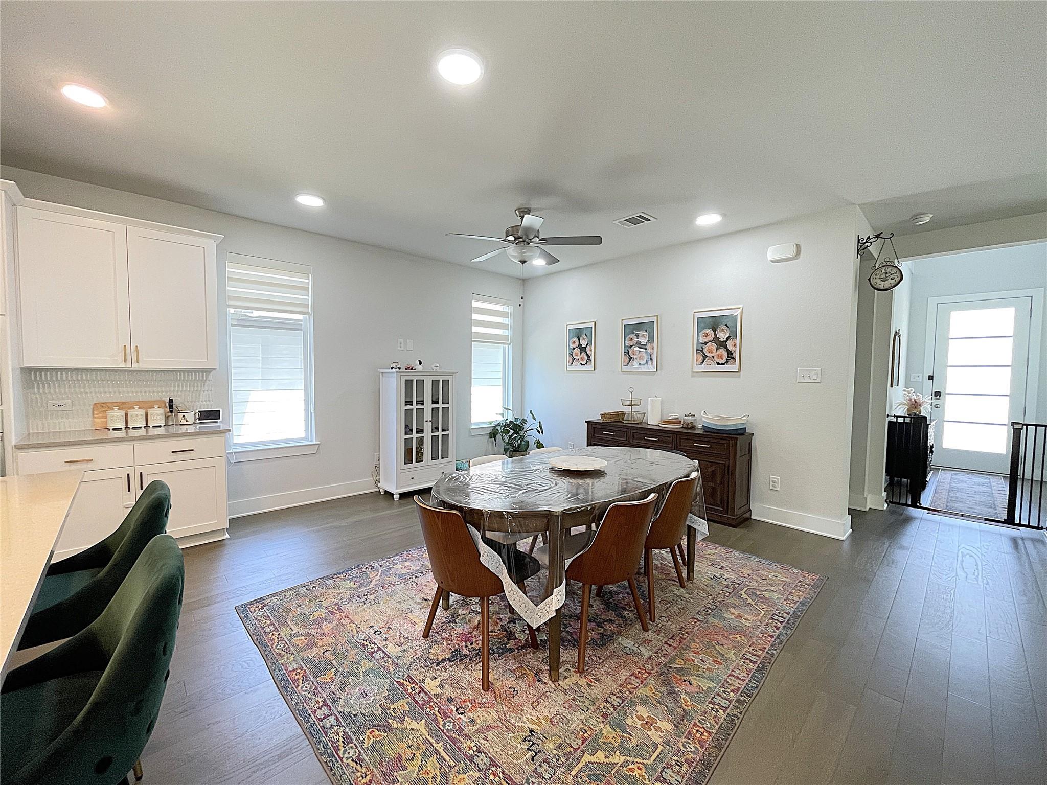 property viewer photo 2