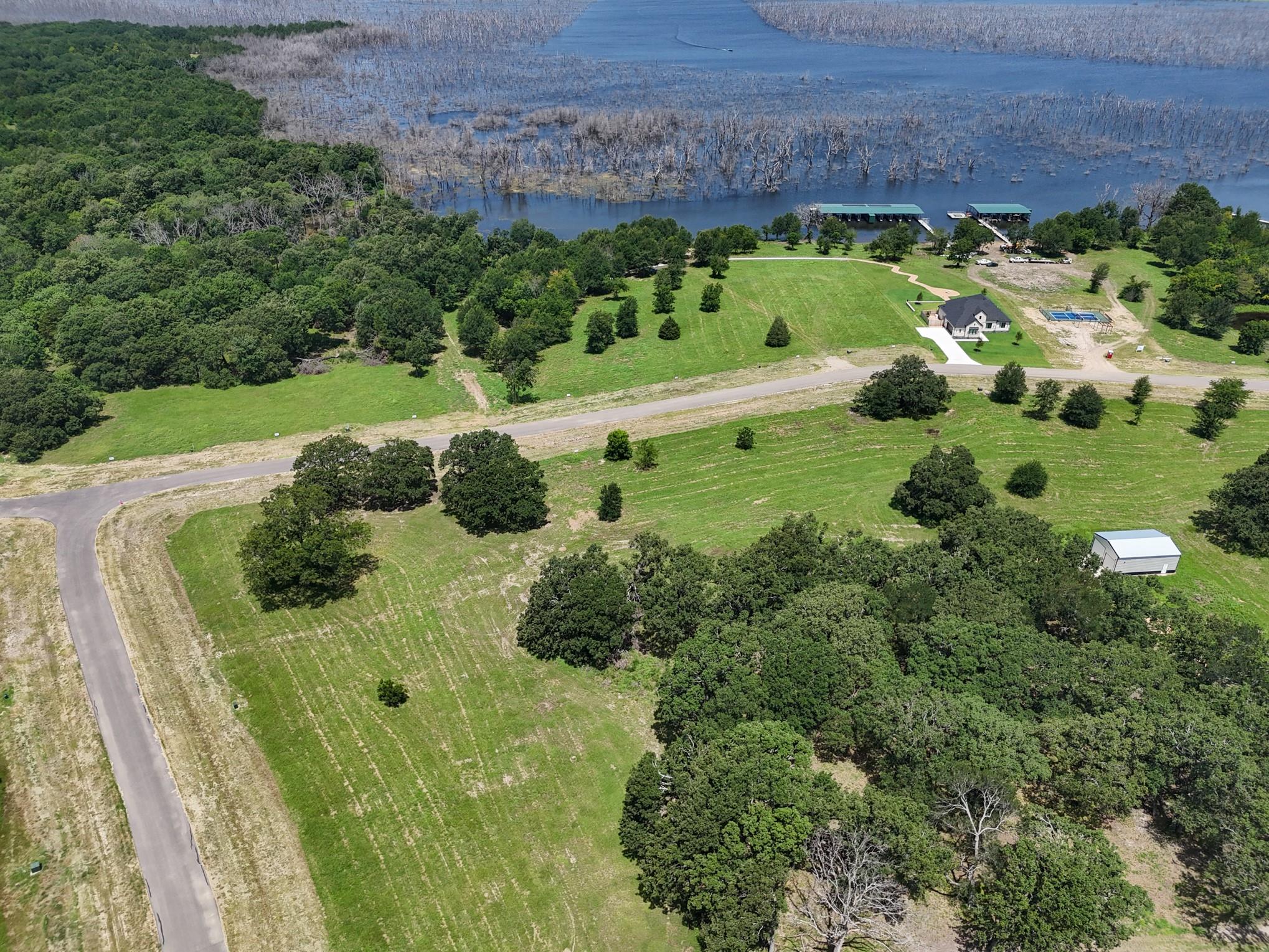 main property photo 18