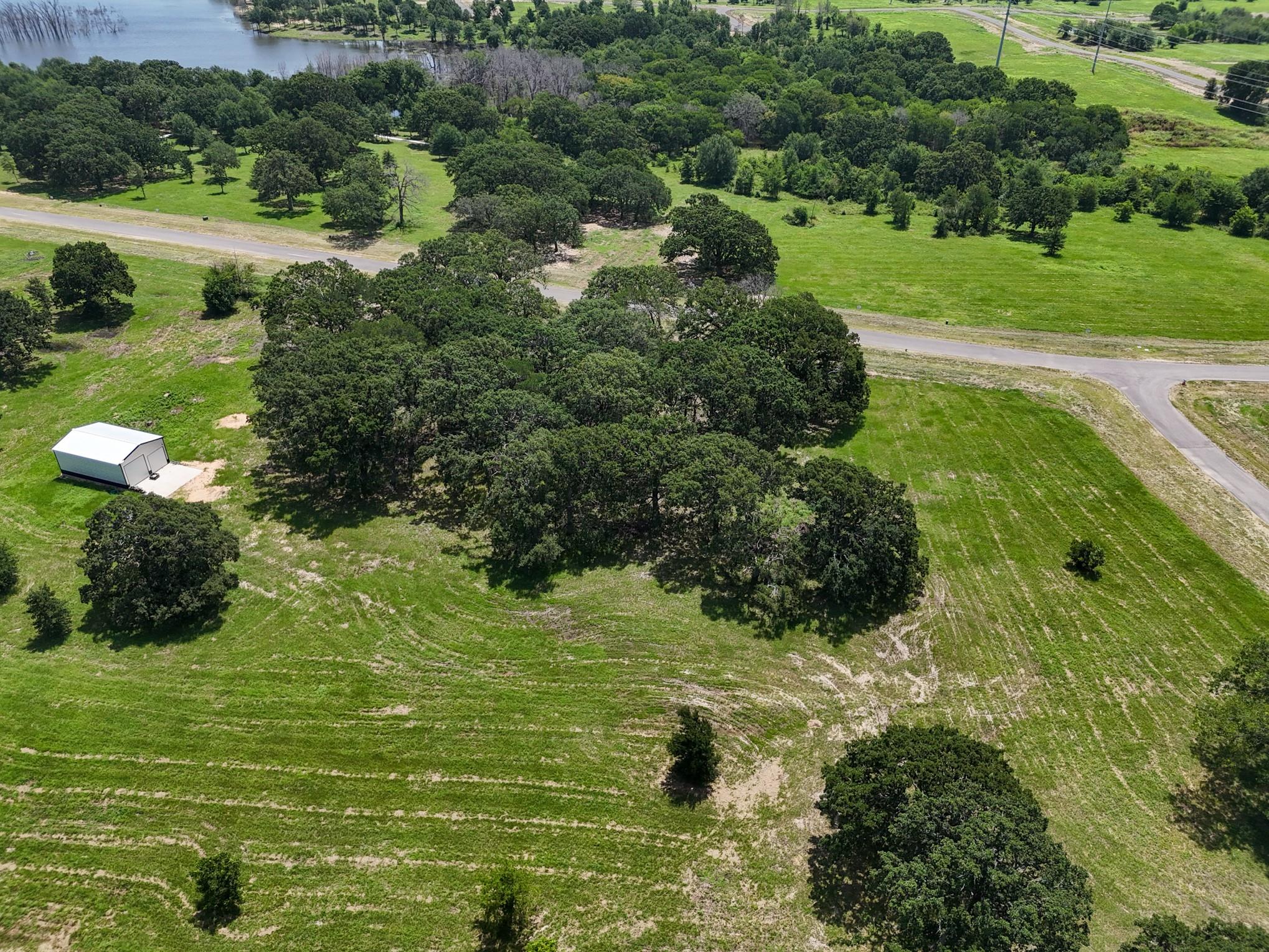 main property photo 28