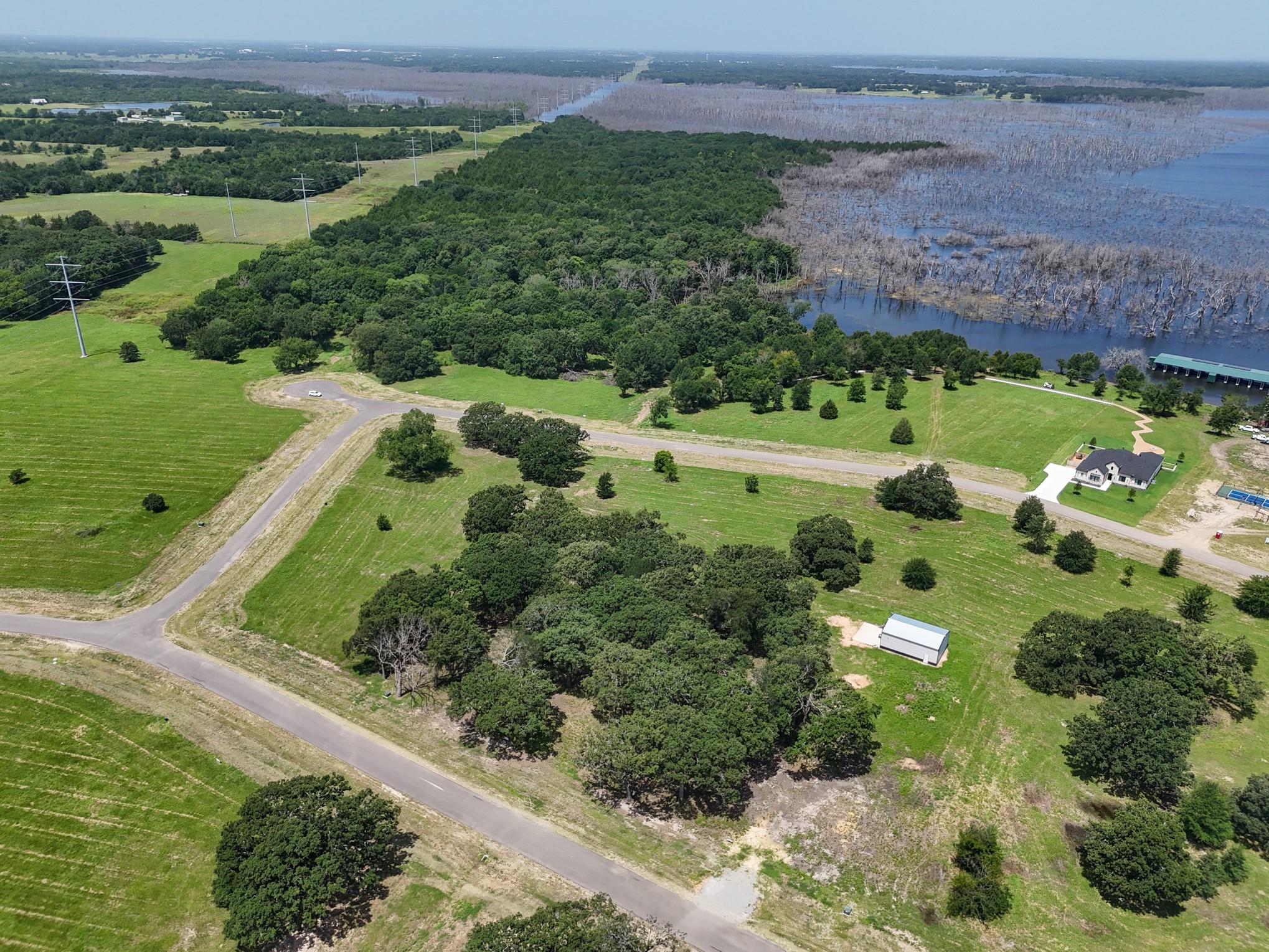 main property photo 9