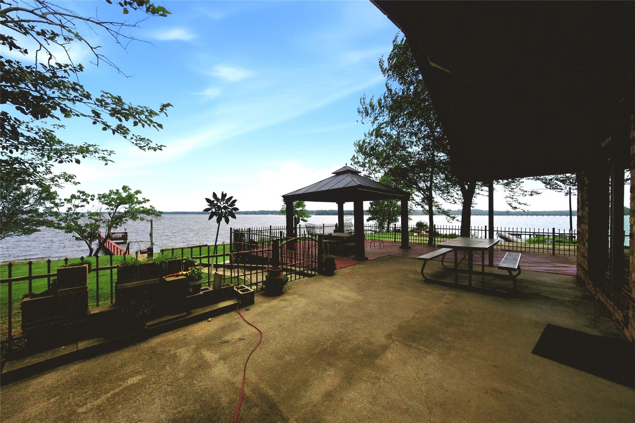 main property photo 18